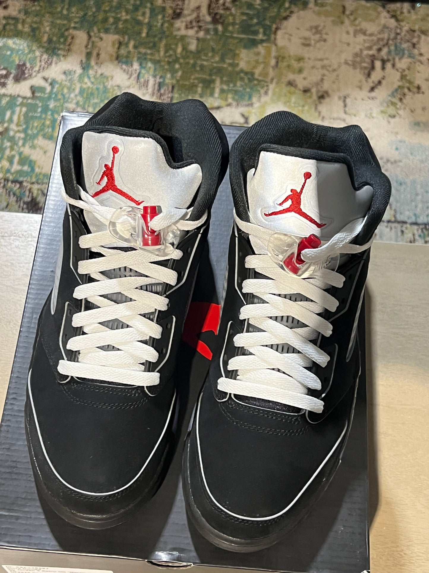 Air Jordan 5 metallic used sz 8.5 (2)