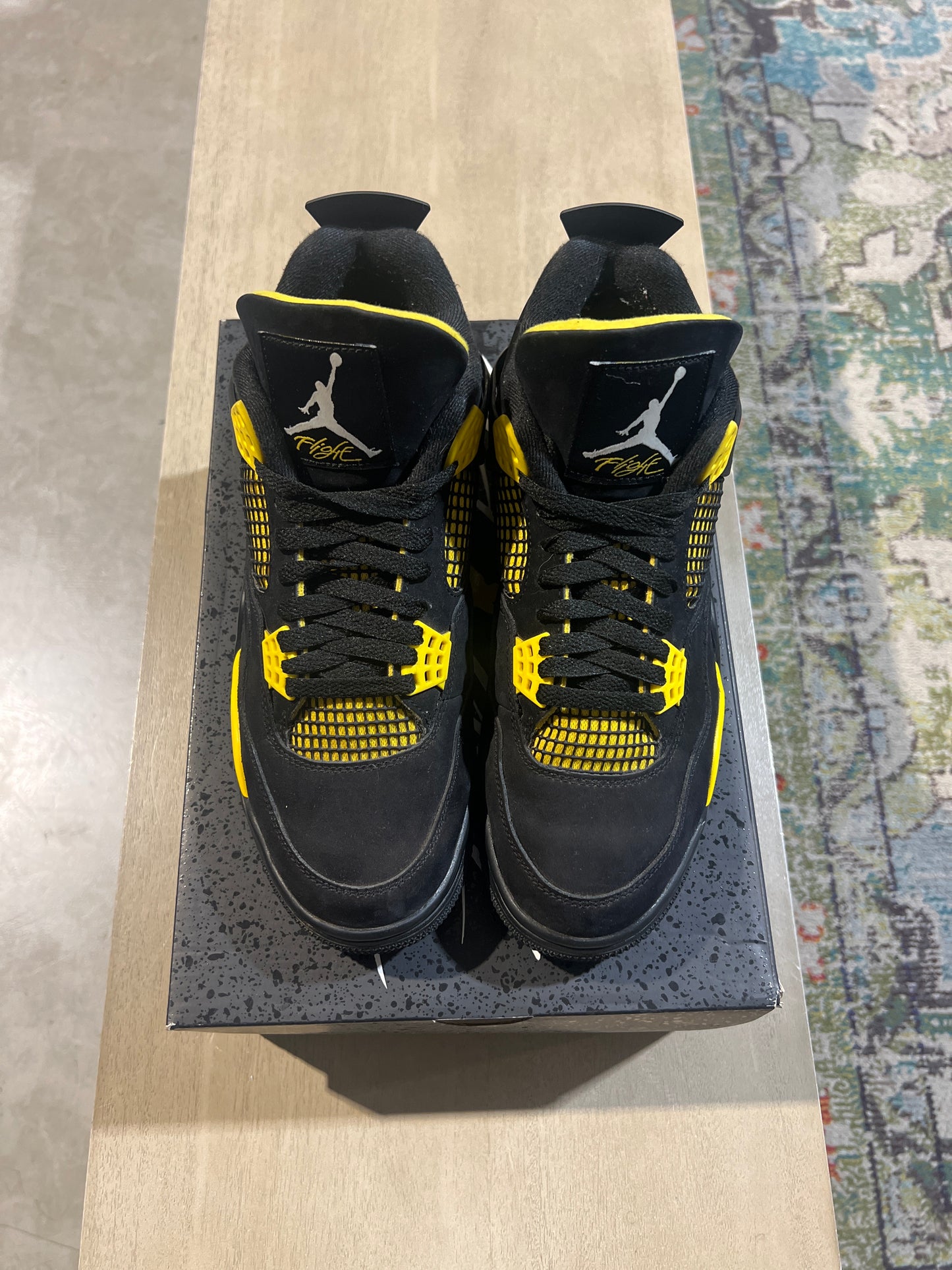 Jordan 4 Thunder 2023 Used Sz 10 (1)