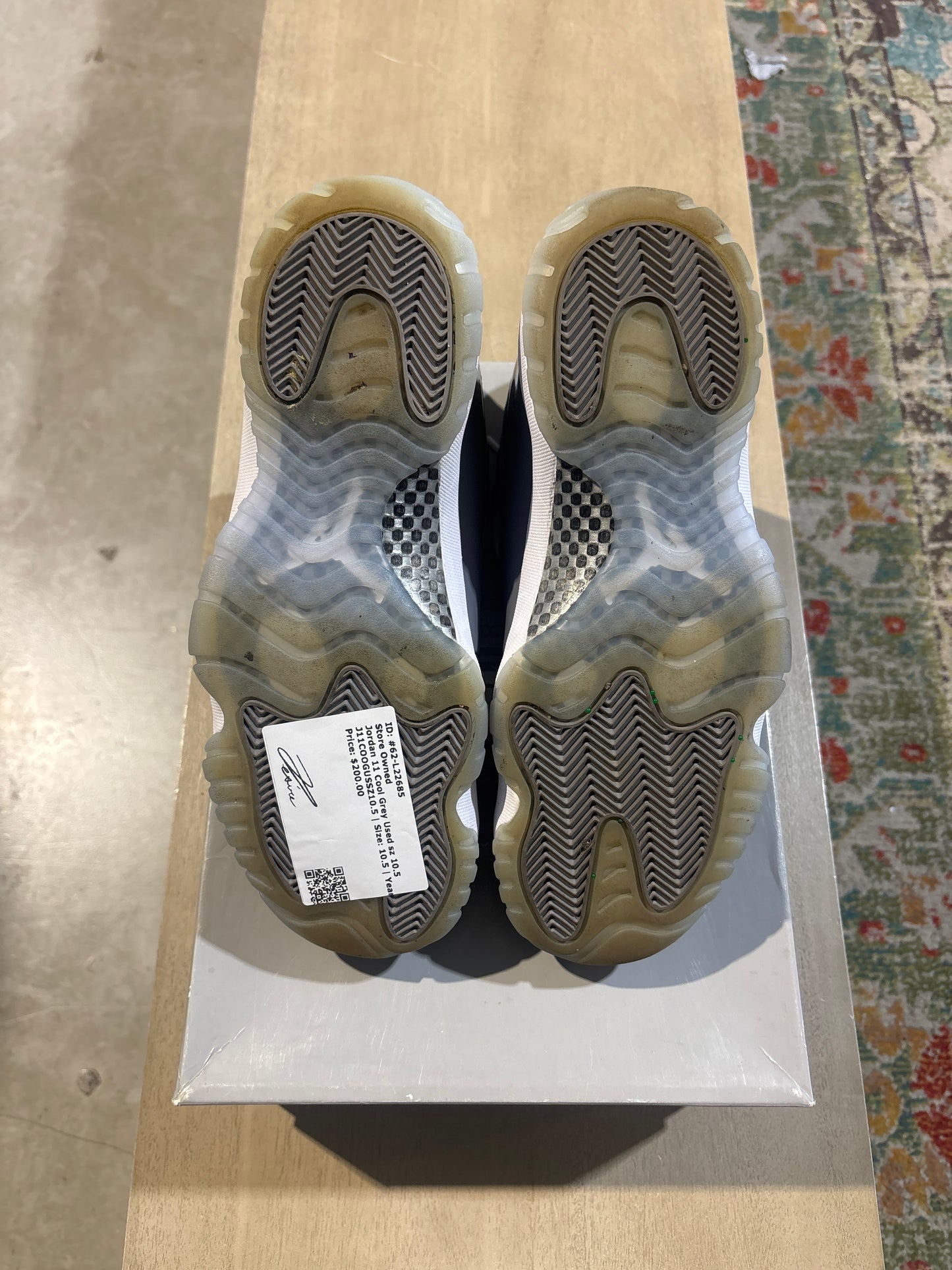 Jordan 11 Cool Grey Used sz 10.5