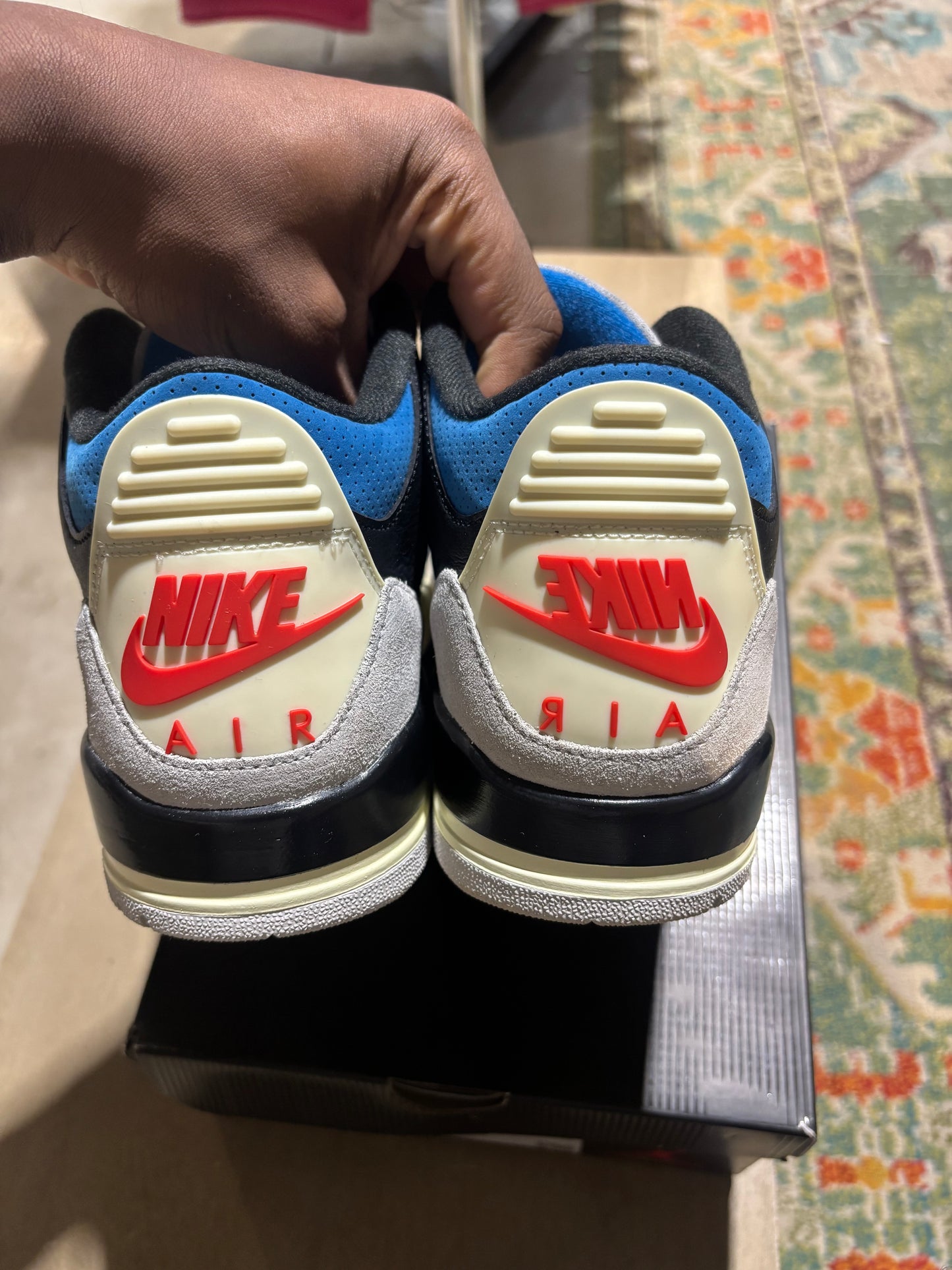 AIR JORDAN 3 rare air used sz 9.5