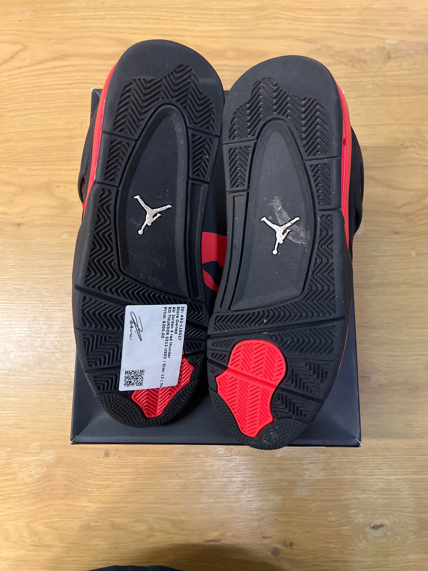 Air Jordan 4 red thunder used sz 12