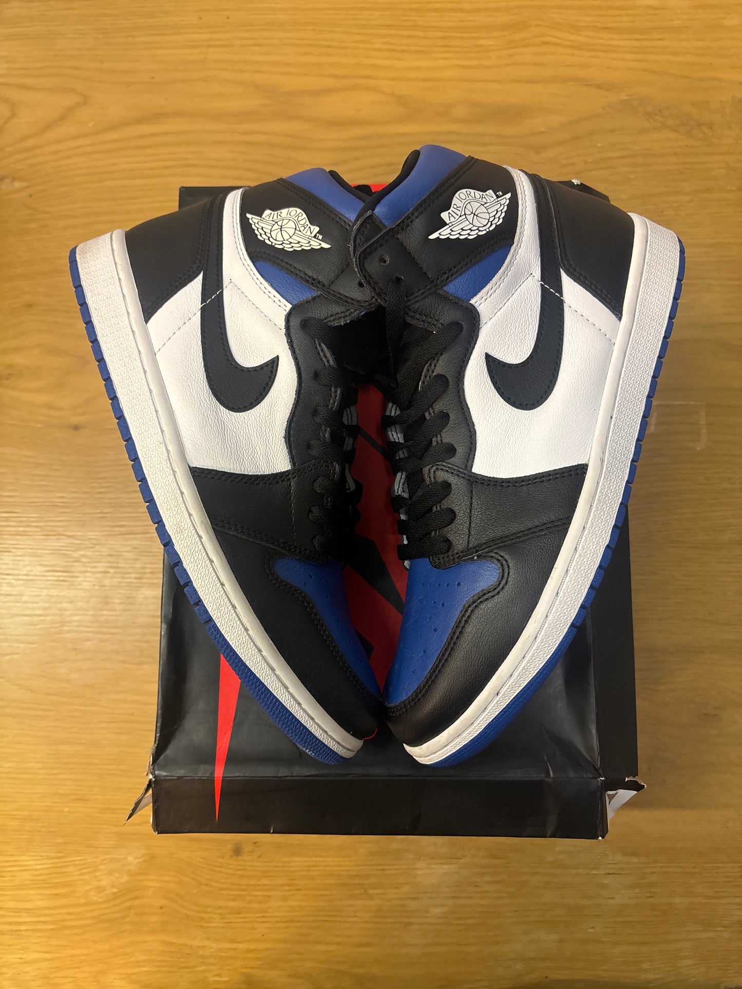 JORDAN 1 HIGH OG ROYAL TOE Used Sz 10.5