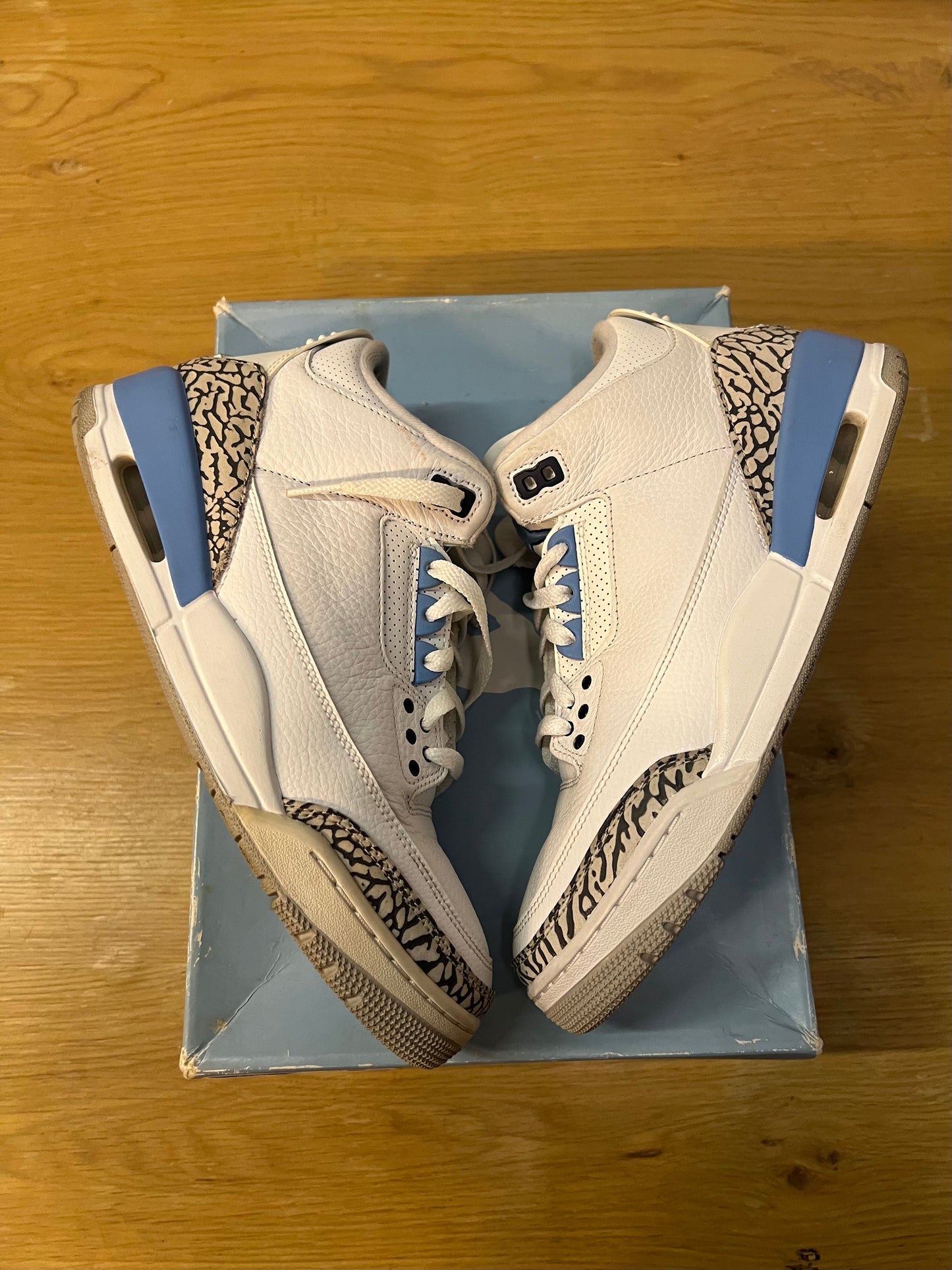 Air Jordan 3 Retro UNC used sz 9