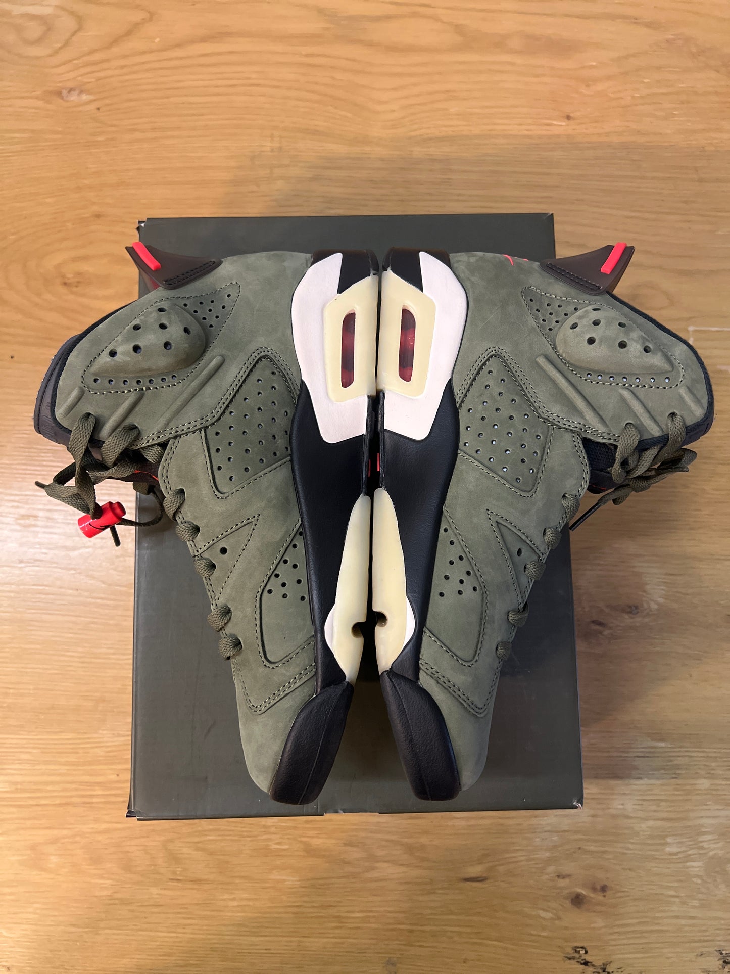 TRAVIS SCOTT X AIR JORDAN 6 RETRO OLIVE USED SIZE 8