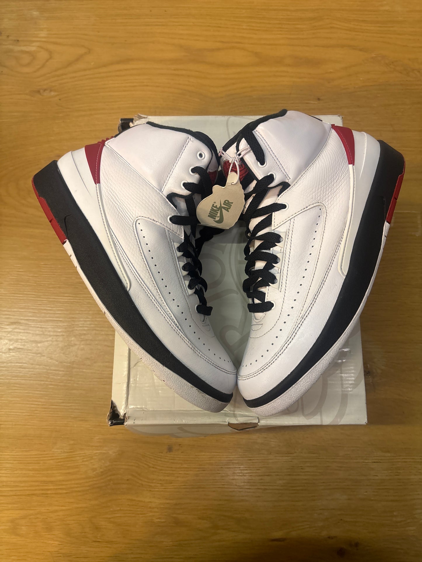 WMNS JORDAN 2 CHICAGO 2022 USED SZ 9M/10.5W (1)