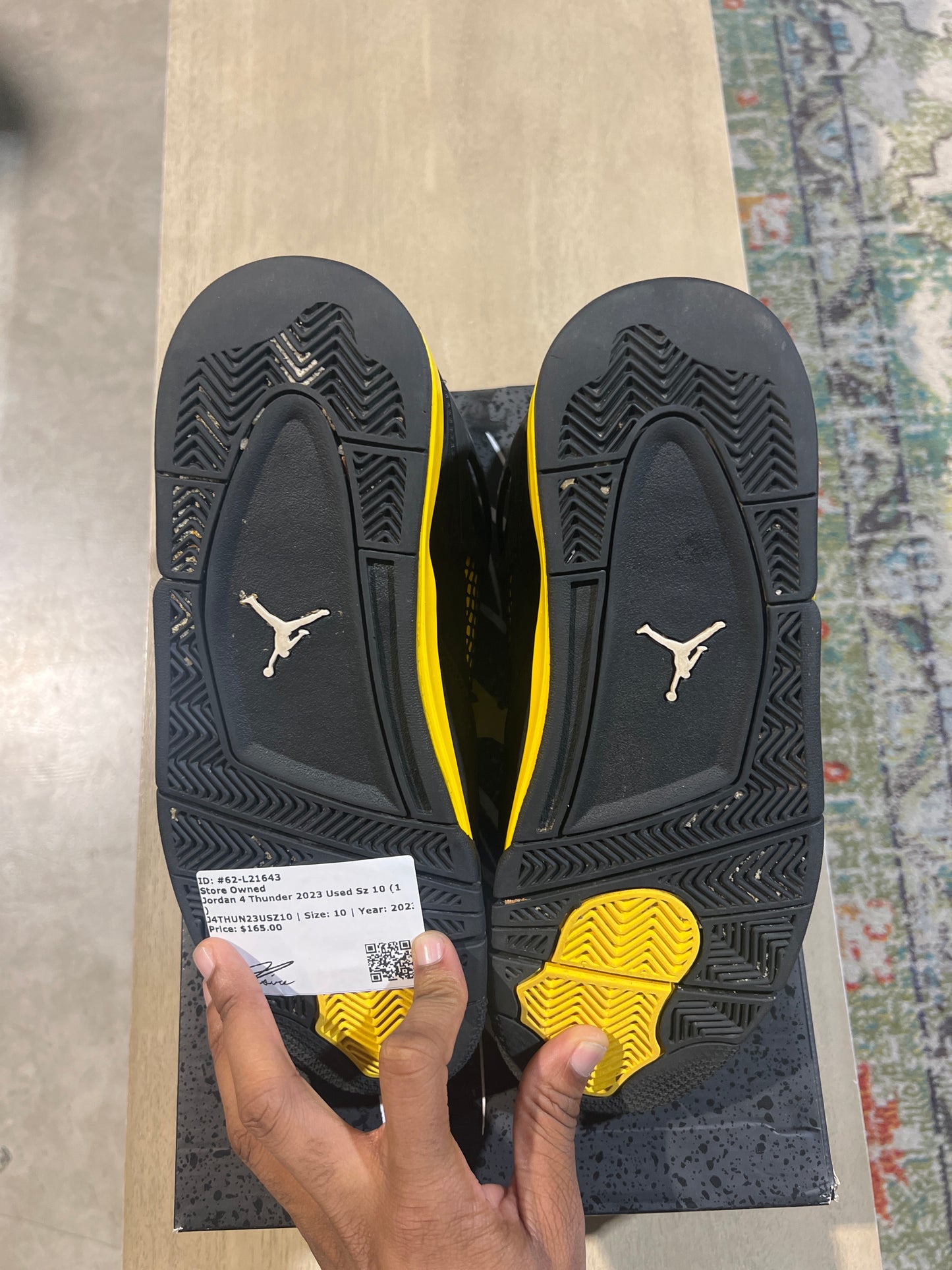 Jordan 4 Thunder 2023 Used Sz 10 (1)
