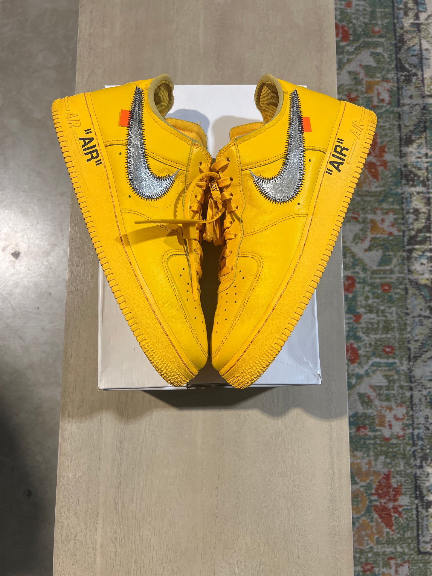 OFF WHITE X NIKE AIR FORCE 1 UNIVERSITY GOLD used sz 11.5