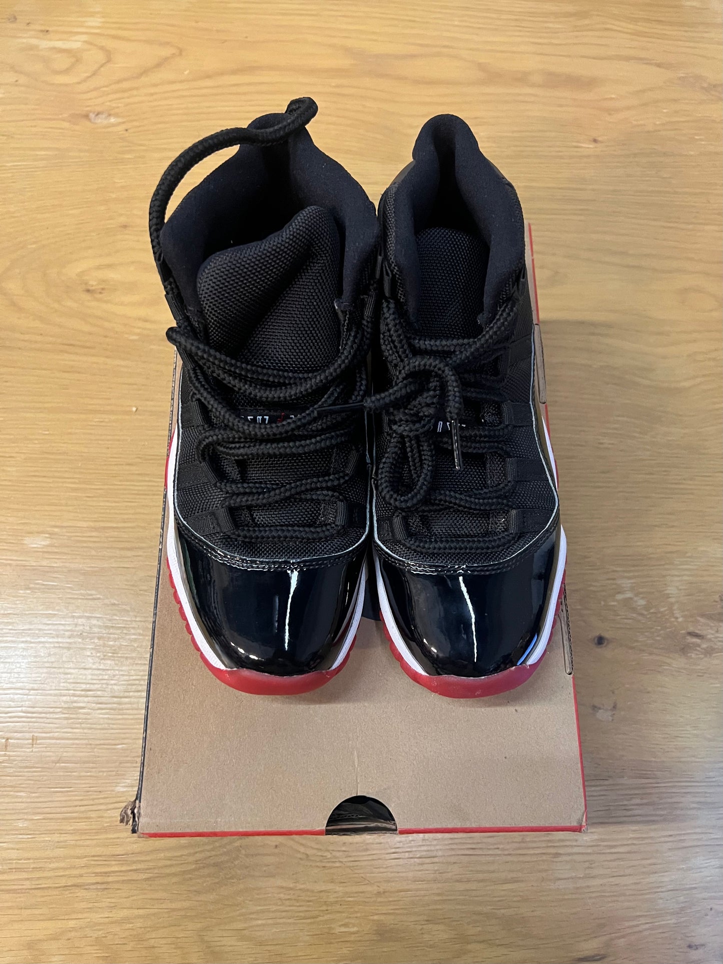 Air Jordan 11retro Gs Bred used sz 5