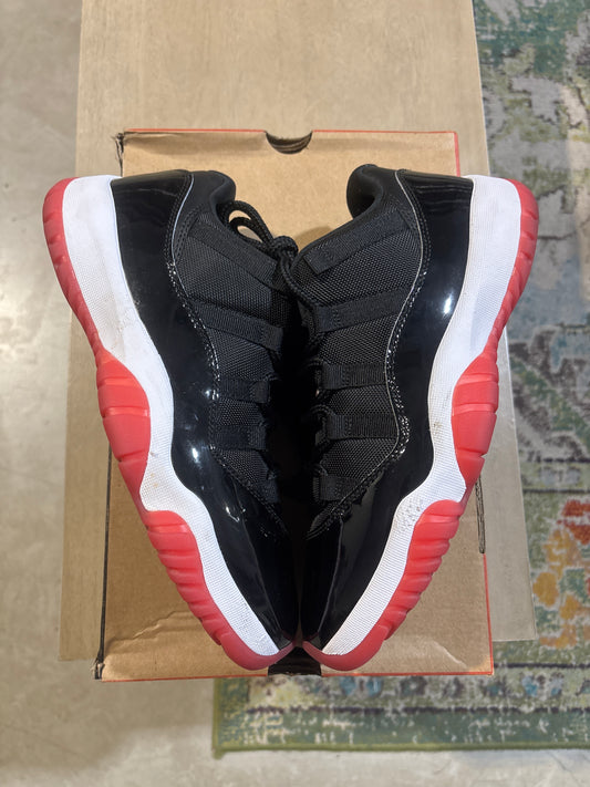 Jordan 11 Bred low Used Sz 9.5