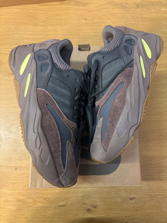 adidas Yeezy Boost 700 Mauve - Pre-Owned