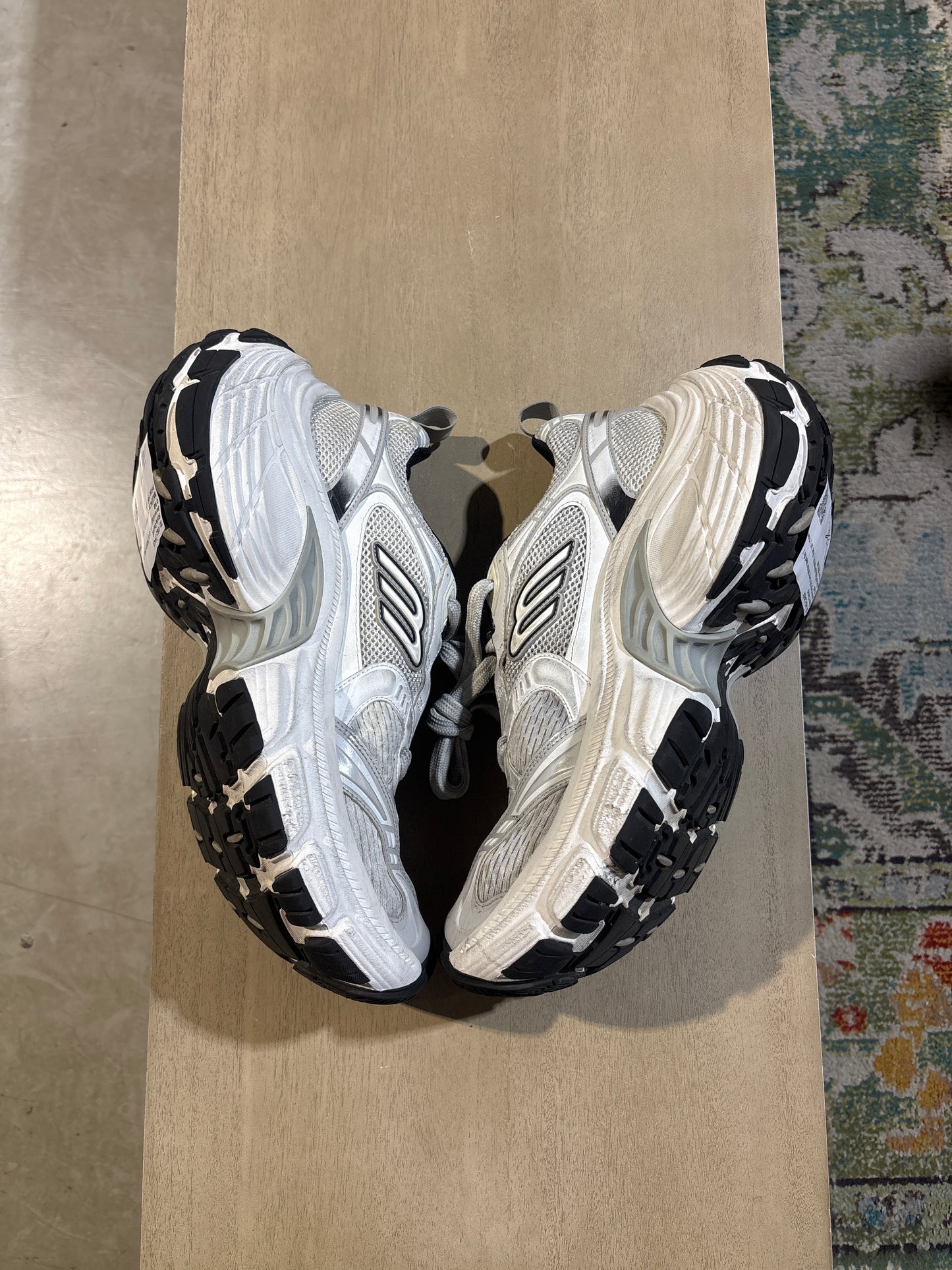 Balenciaga 6XL Grey/White Used Sz 10 NB