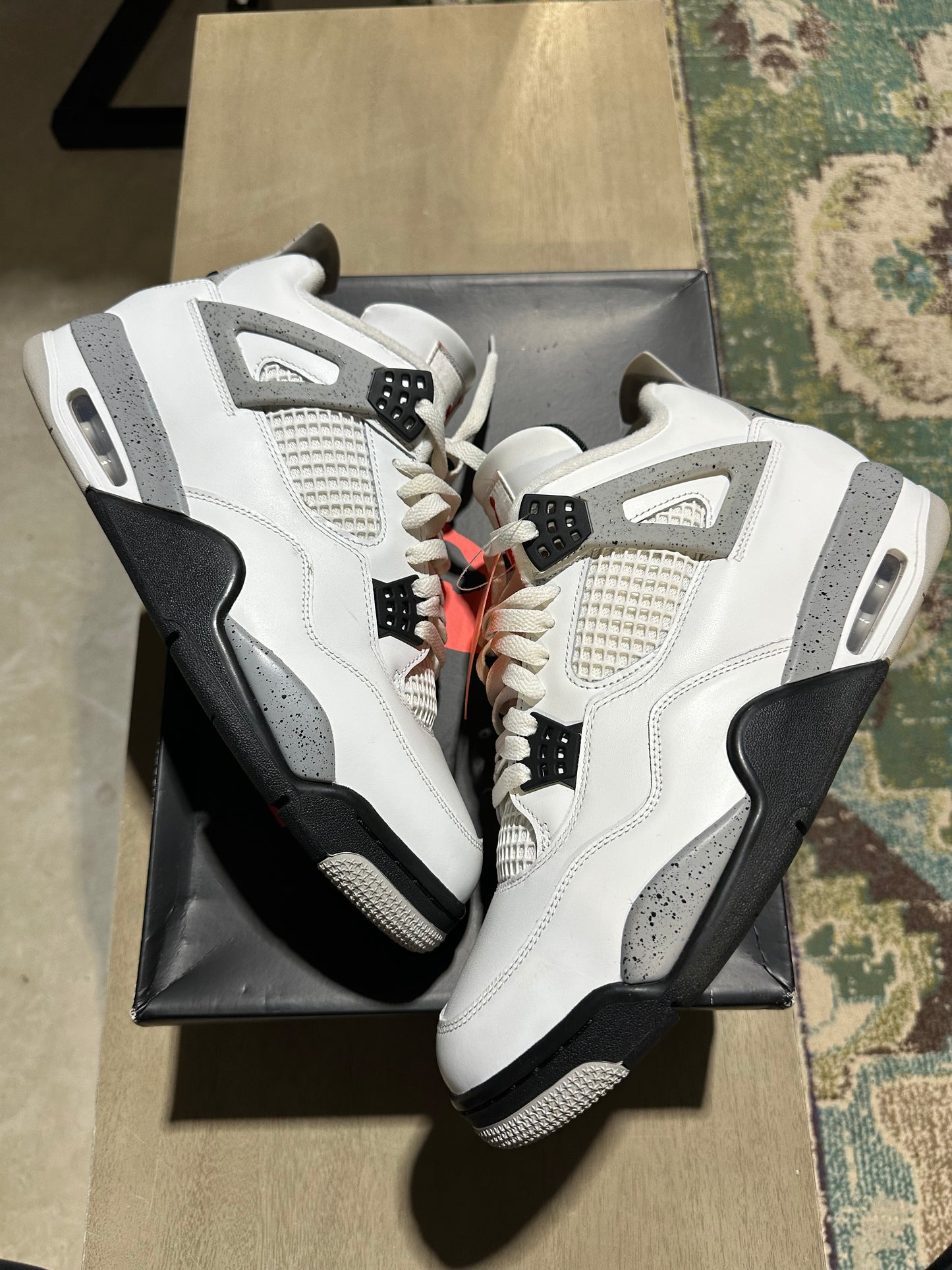 Jordan 4 White Cement Used Sz 12 (2)