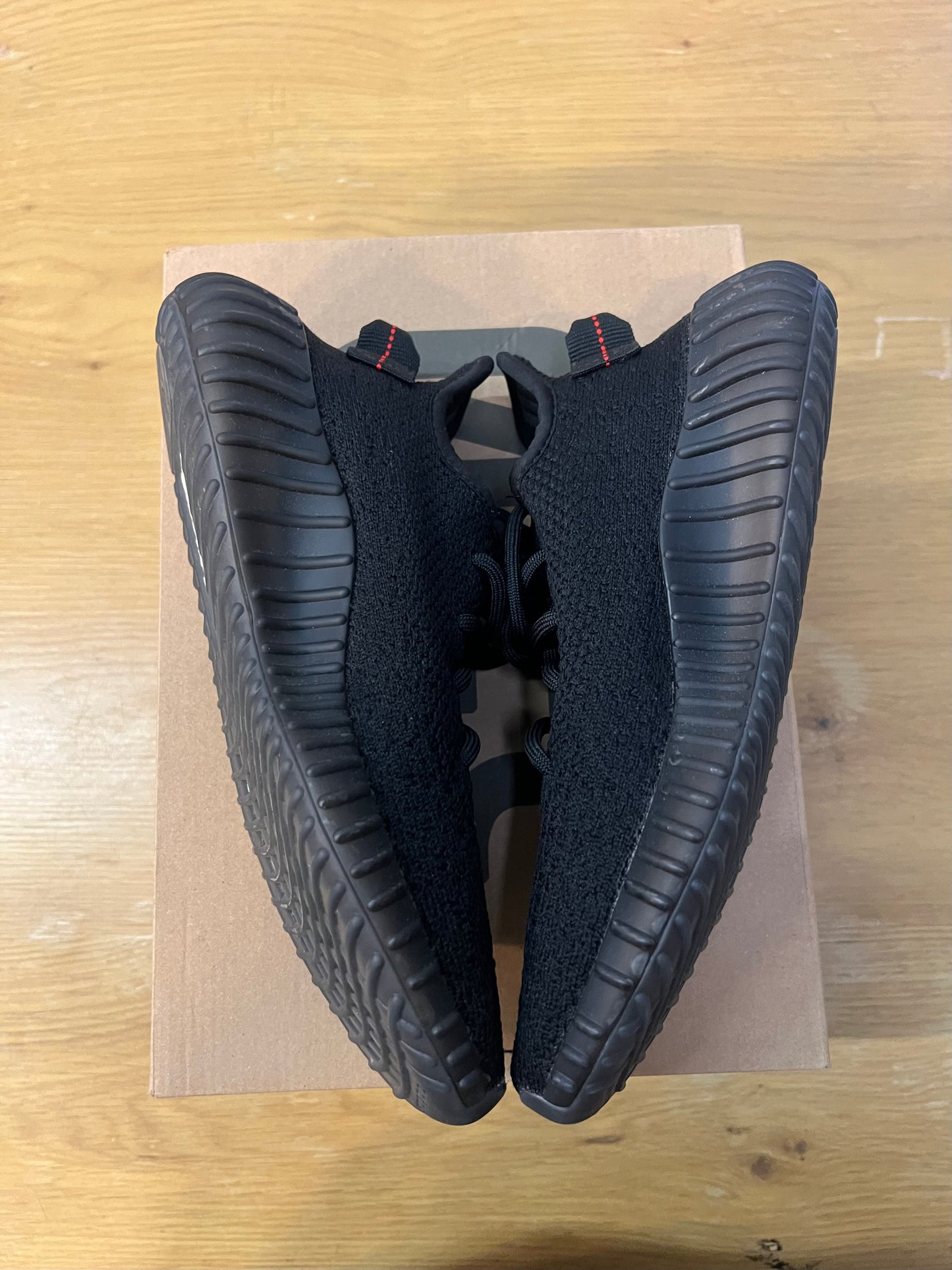 Yeezy boost 350 V2 Bred used sz 6.5