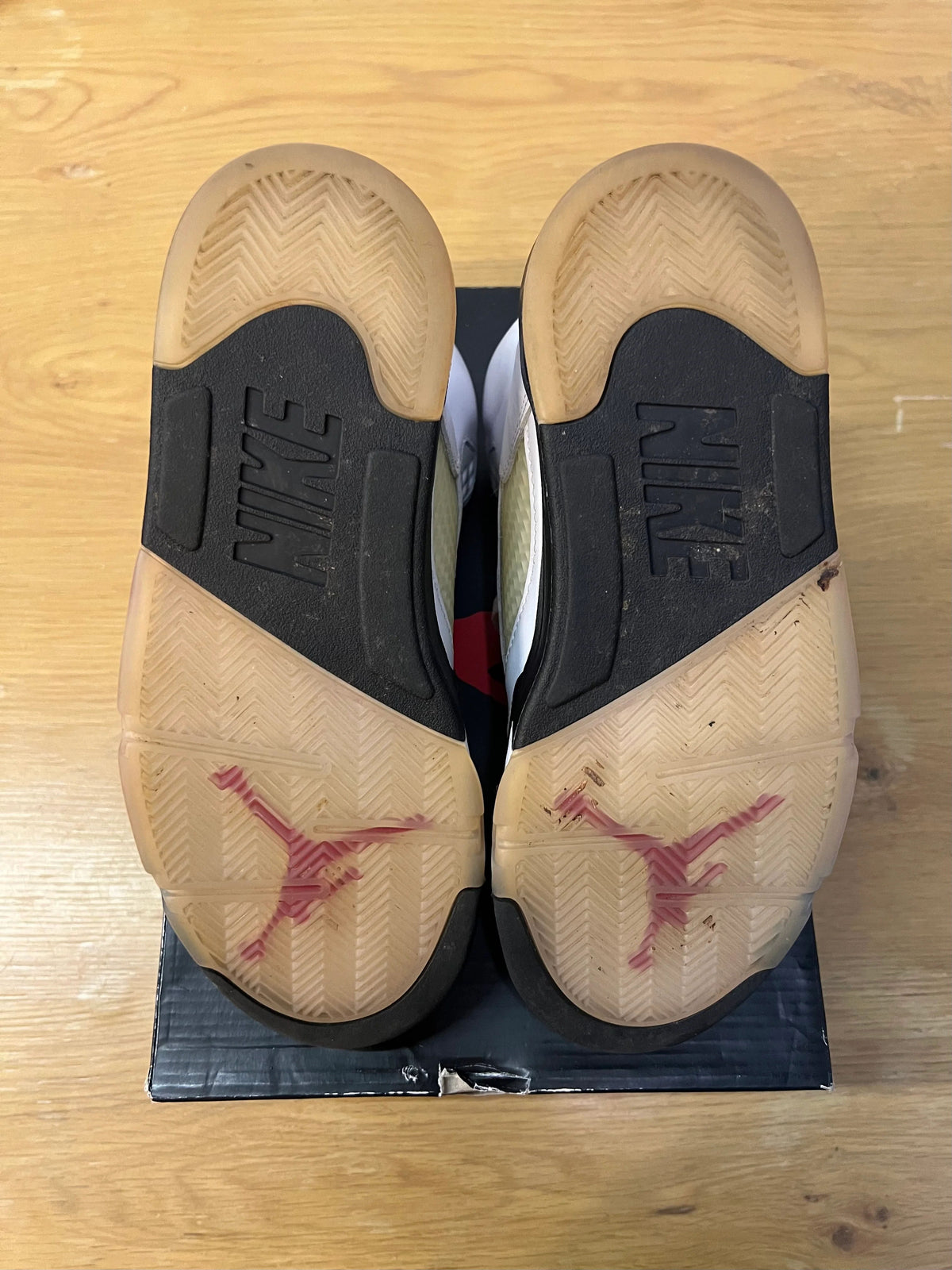 Jordan 5 Retro Fire Red Silver Tongue (2020) - Pre-Owned