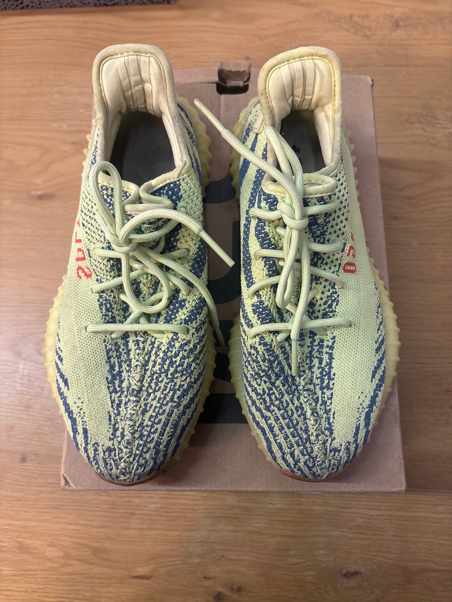 YEEZY 350 SEMI FROZEN YELLOW USED SZ 9