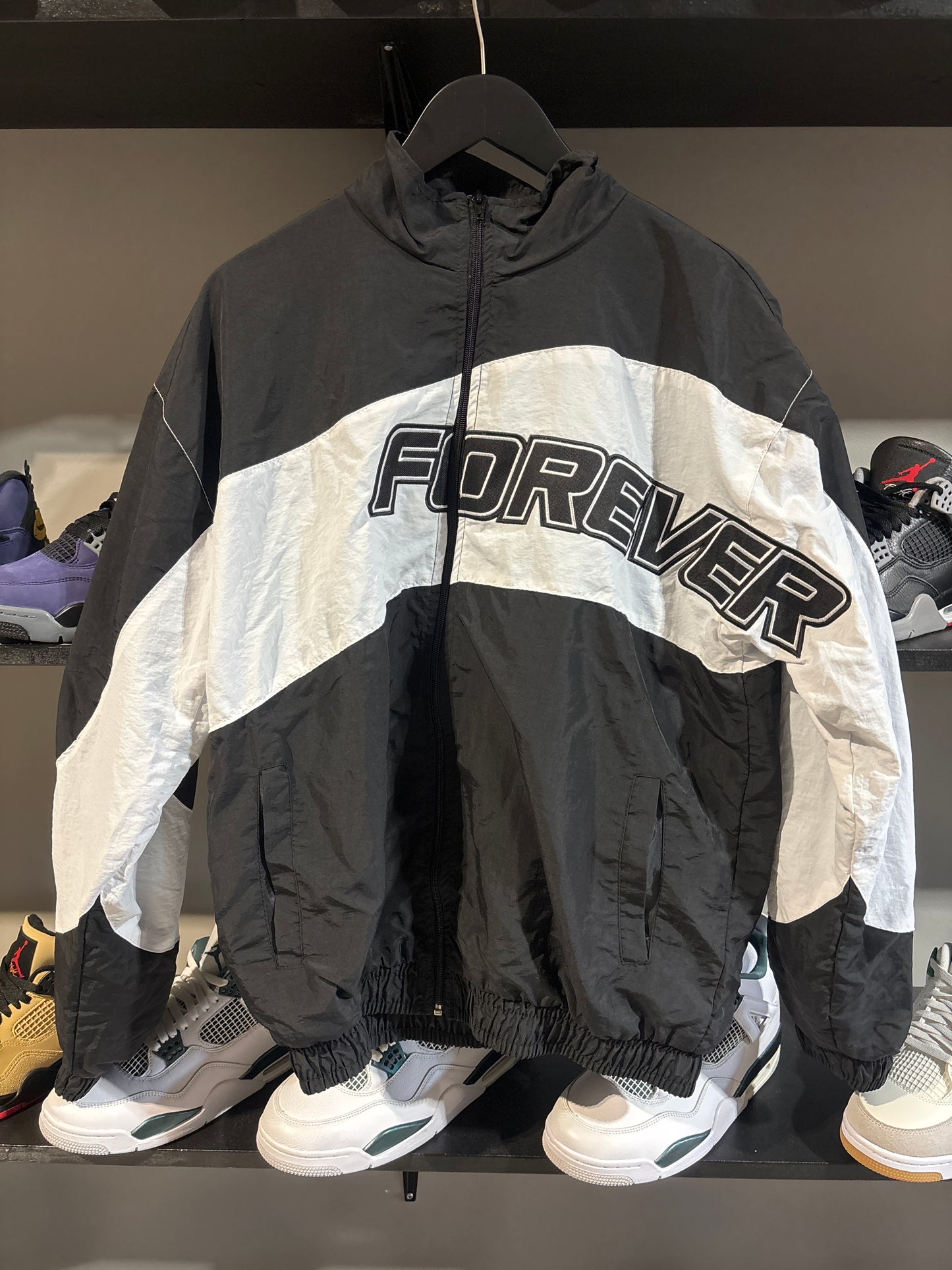 FOREVER HUNGRY WINDBREAKER SET BLACK/WHITE