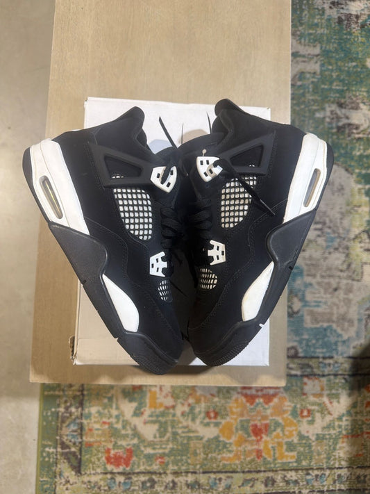 Jordan 4 Retro White Thunder (GS) - Pre-Owned