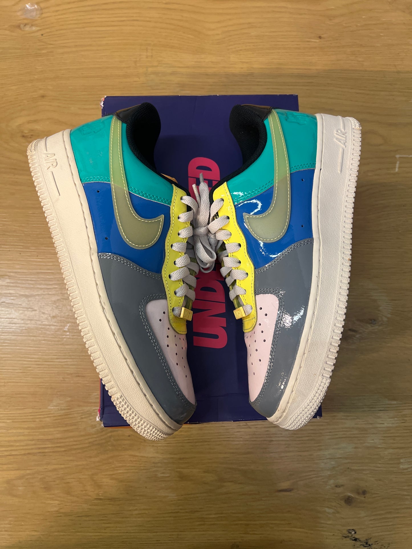 UNDEFEATED X AIR FORCE 1 LOW COMMUNITY USED SIZE 8