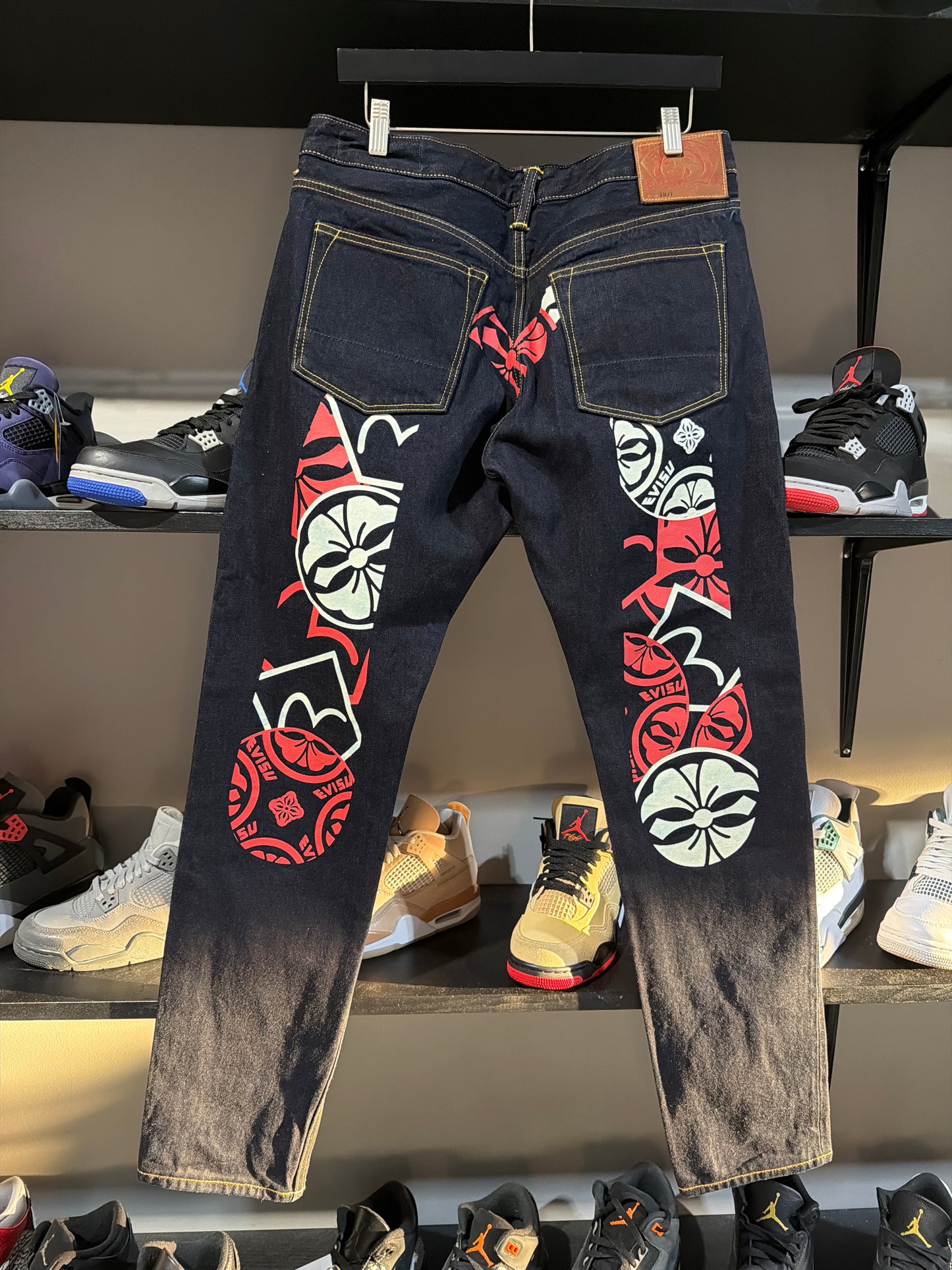 EVISU RED/WHITE FLOWER JEANS SZ 32