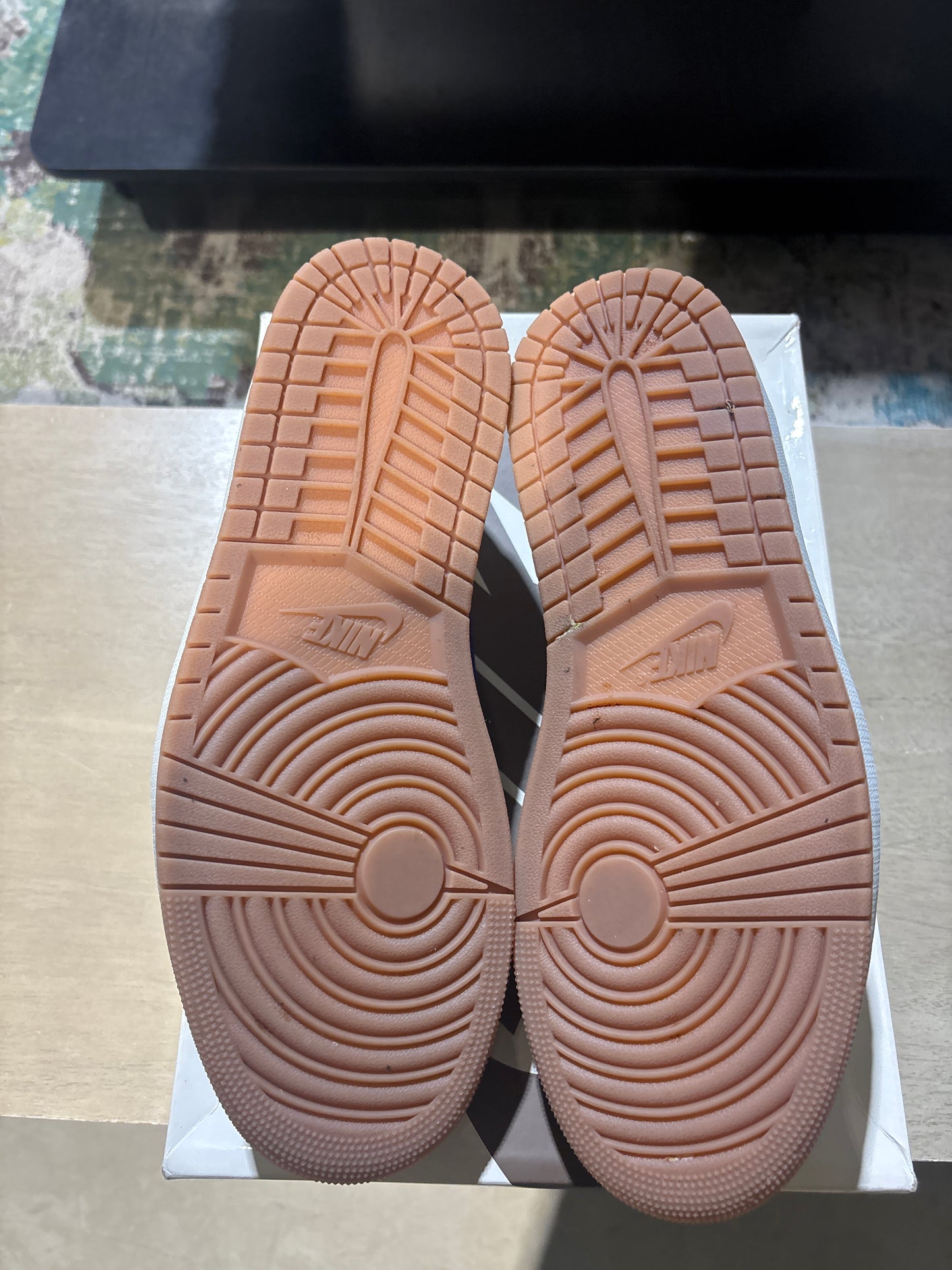 Jordan 1 Retro Low OG Travis Scott Canary (Womens) used 11.5
