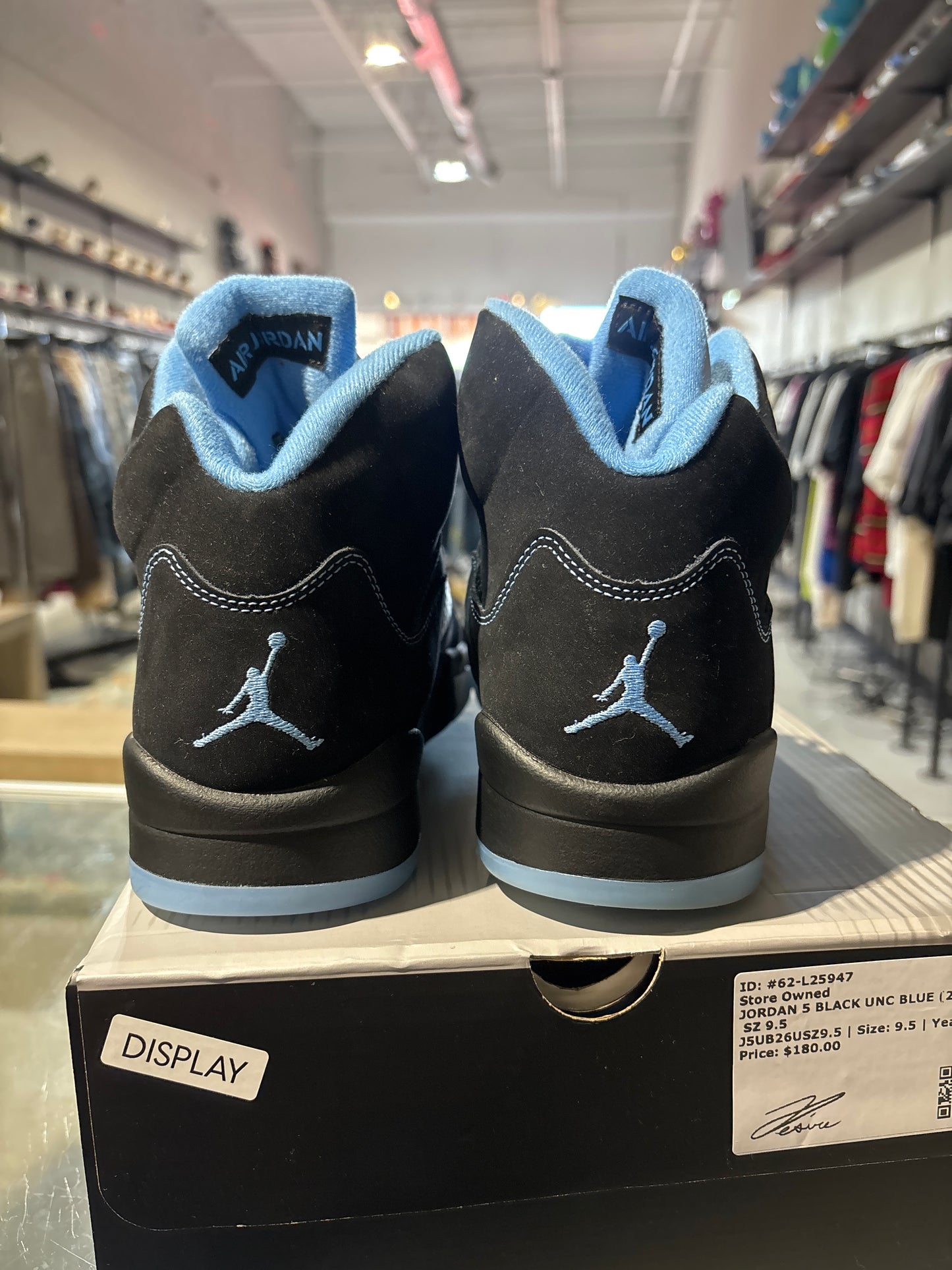 JORDAN 5 BLACK UNC BLUE (2026) USED SZ 9.5