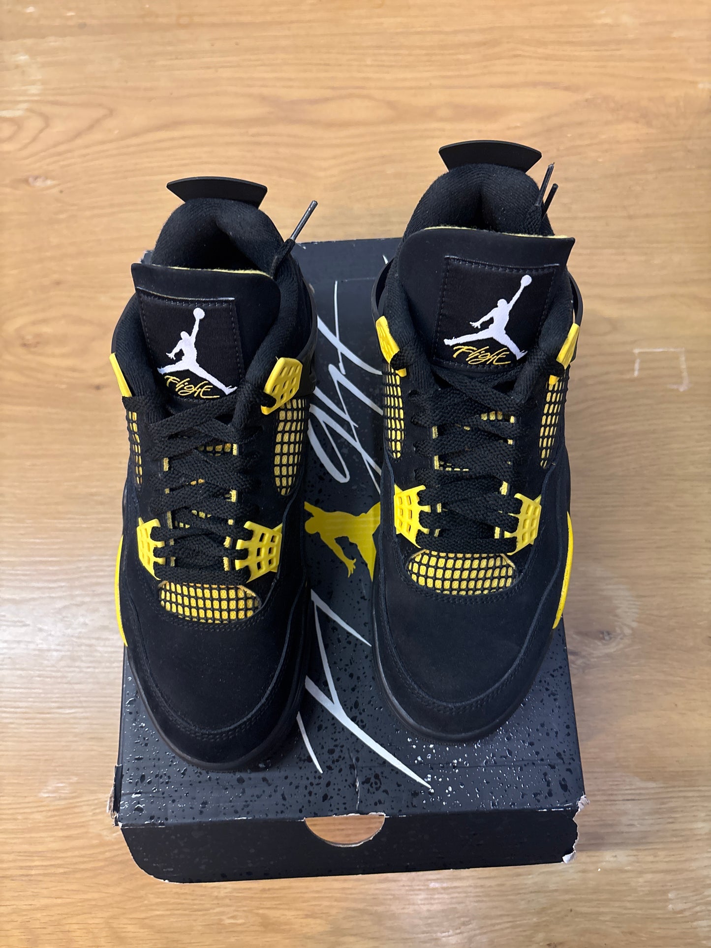 Jordan 4 retro thunder used size 8
