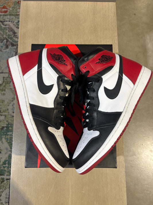 Jordan 1 black toe used sz 11.5