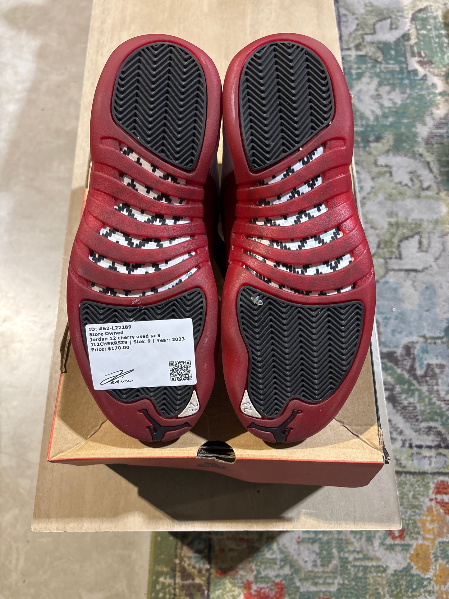 Jordan 12 cherry used sz 9