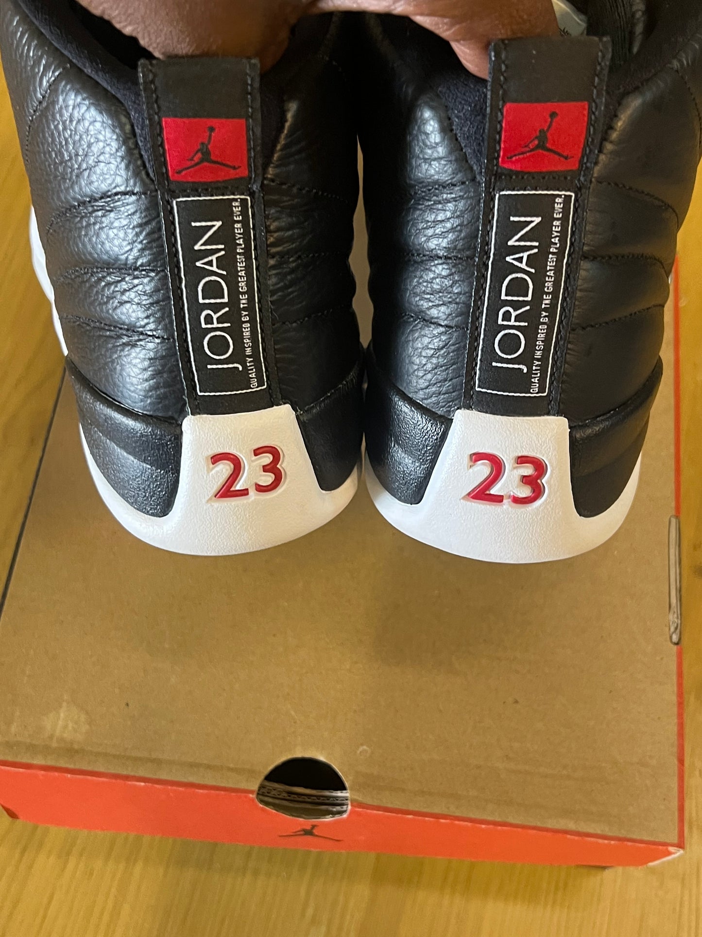 AIR JORDAN 12 playoff used sz 9