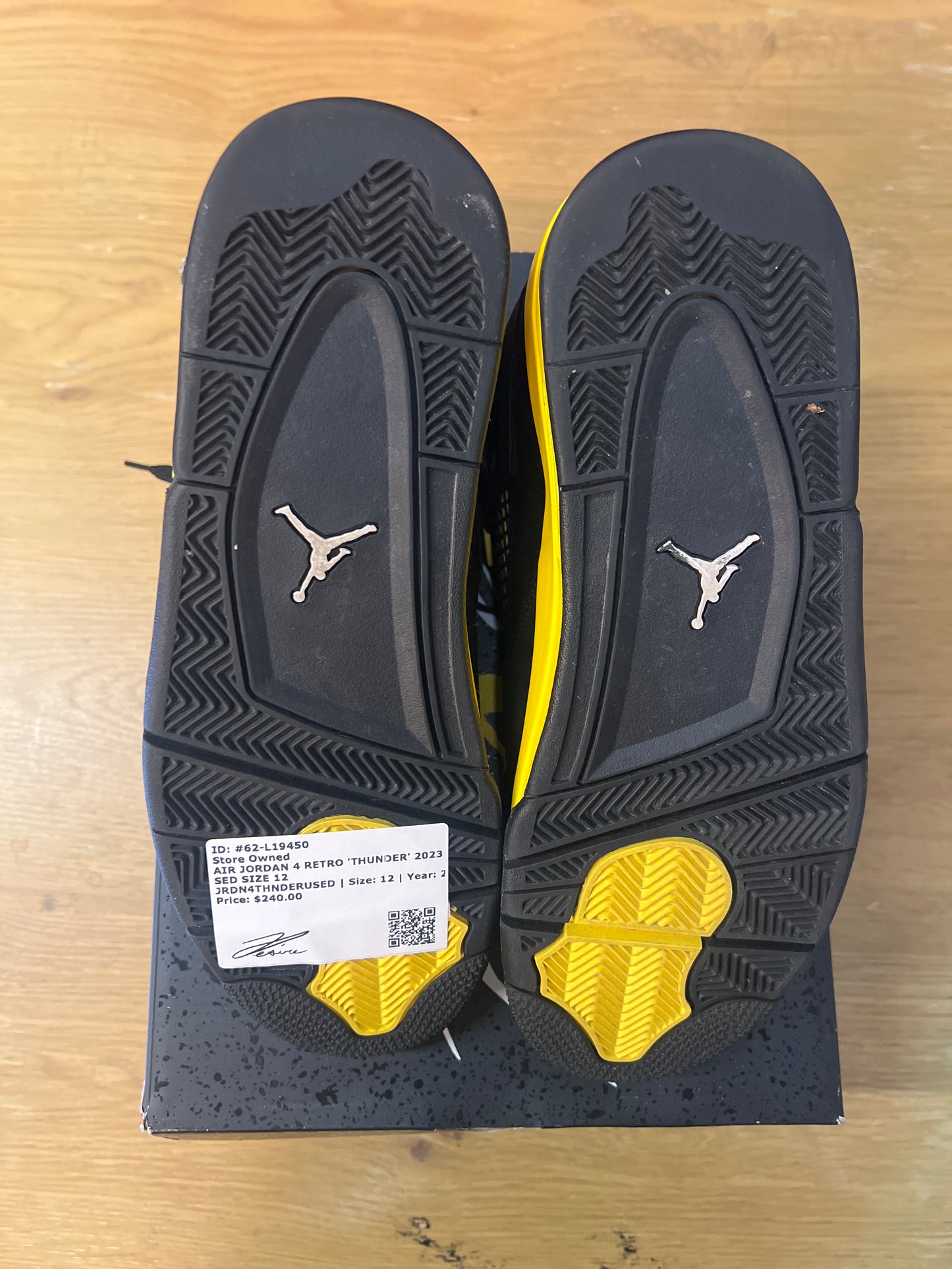AIR JORDAN 4 RETRO THUNDER 2023 USED SIZE 12