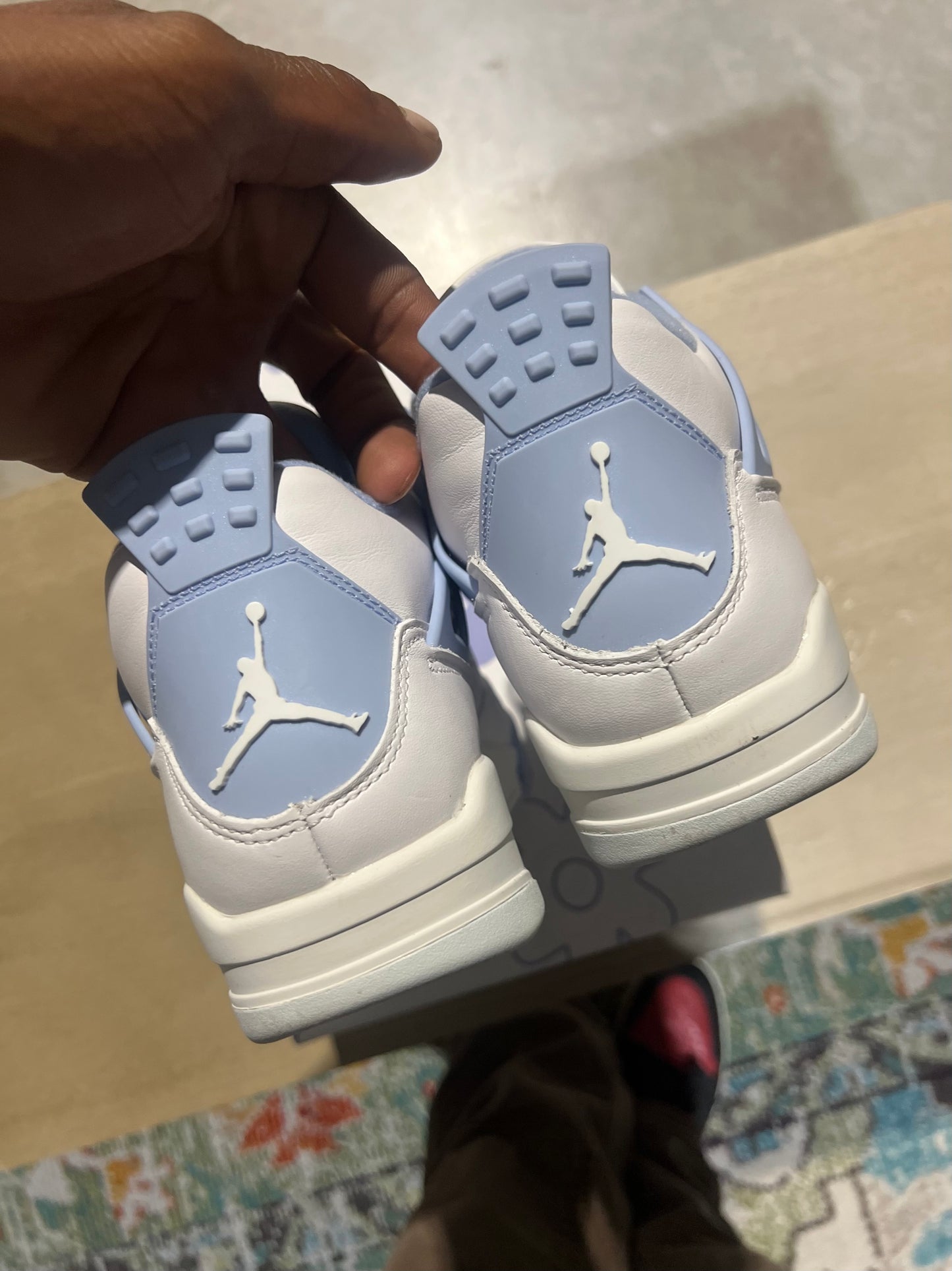 WMNS Jordan 4 forget me not used sz 7.5W