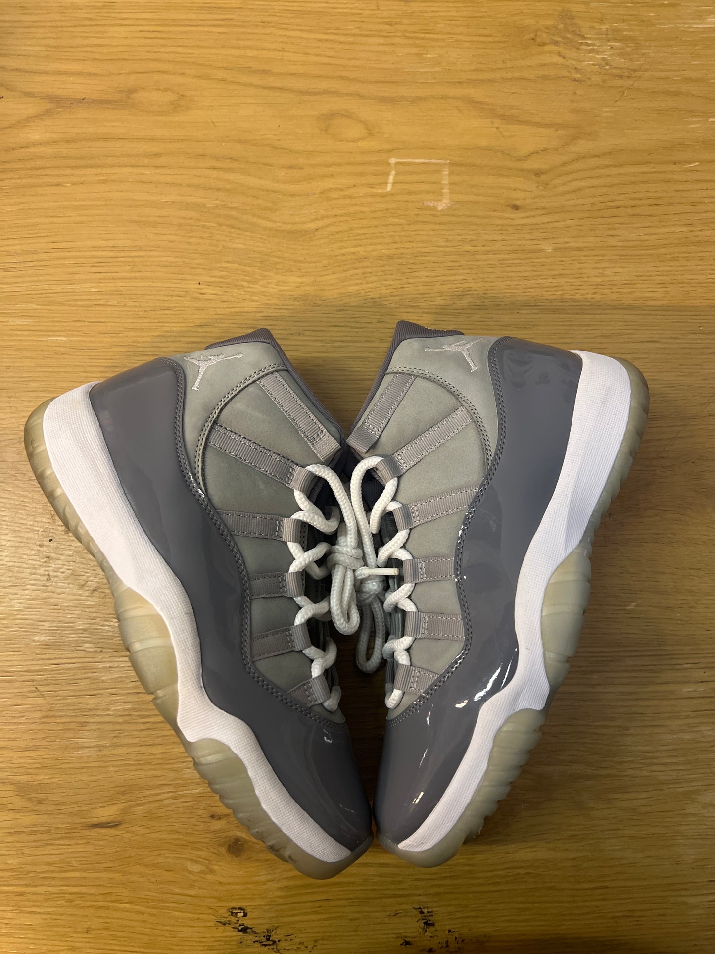 Jordan 11 cool grey used8.5
