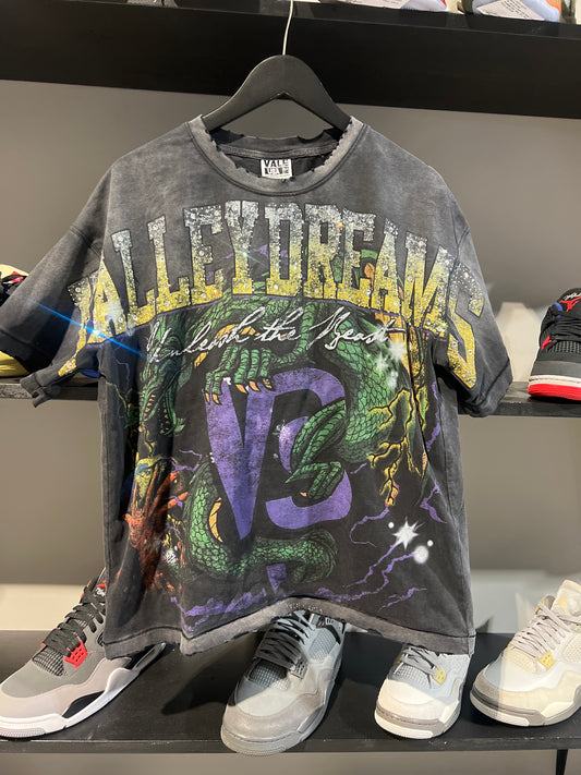 Vale underneath the beast tee sz small