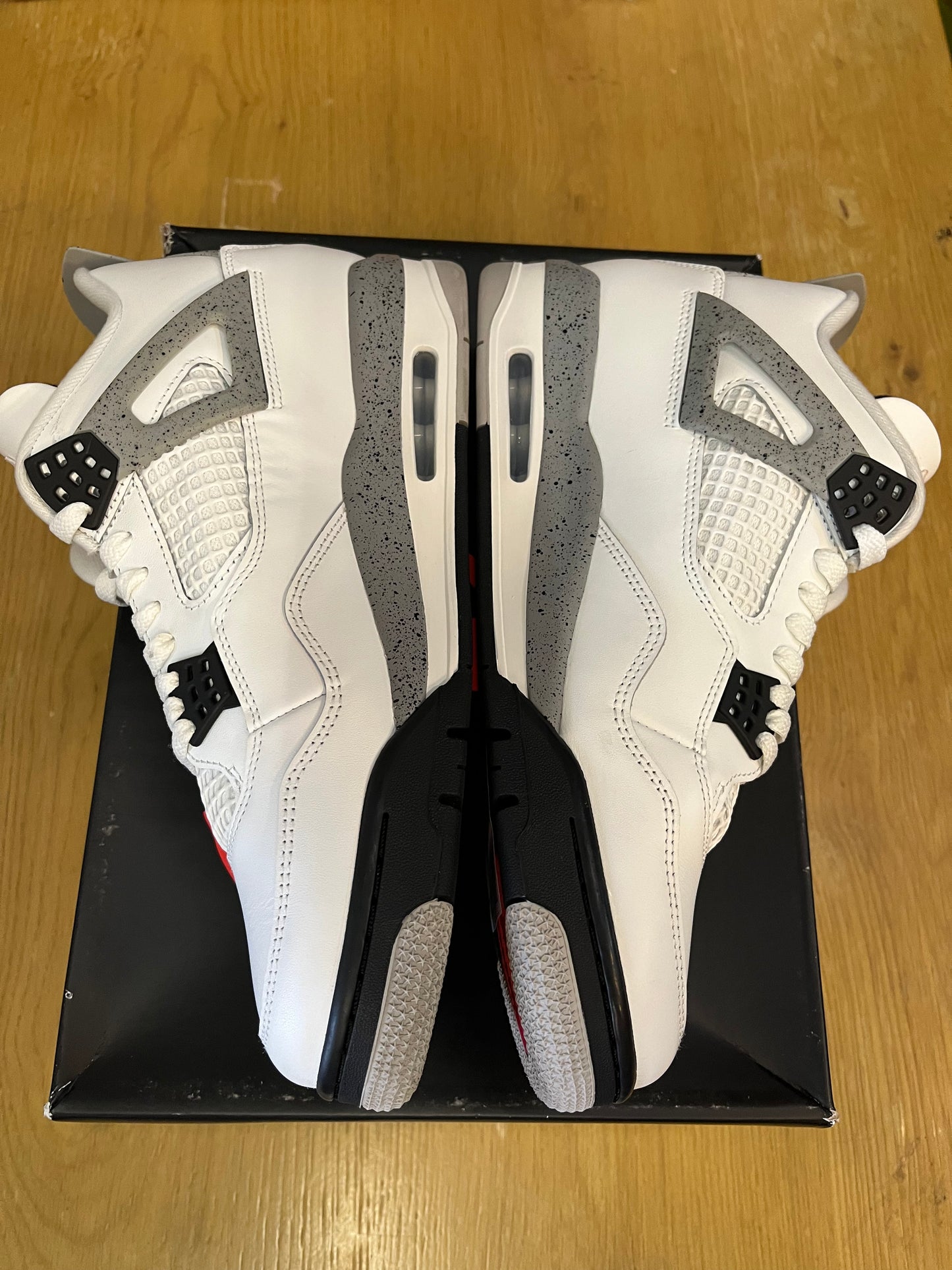 AIR JORDAN 4 RETRO OG WHITE CEMENT  Used Sz 12 2