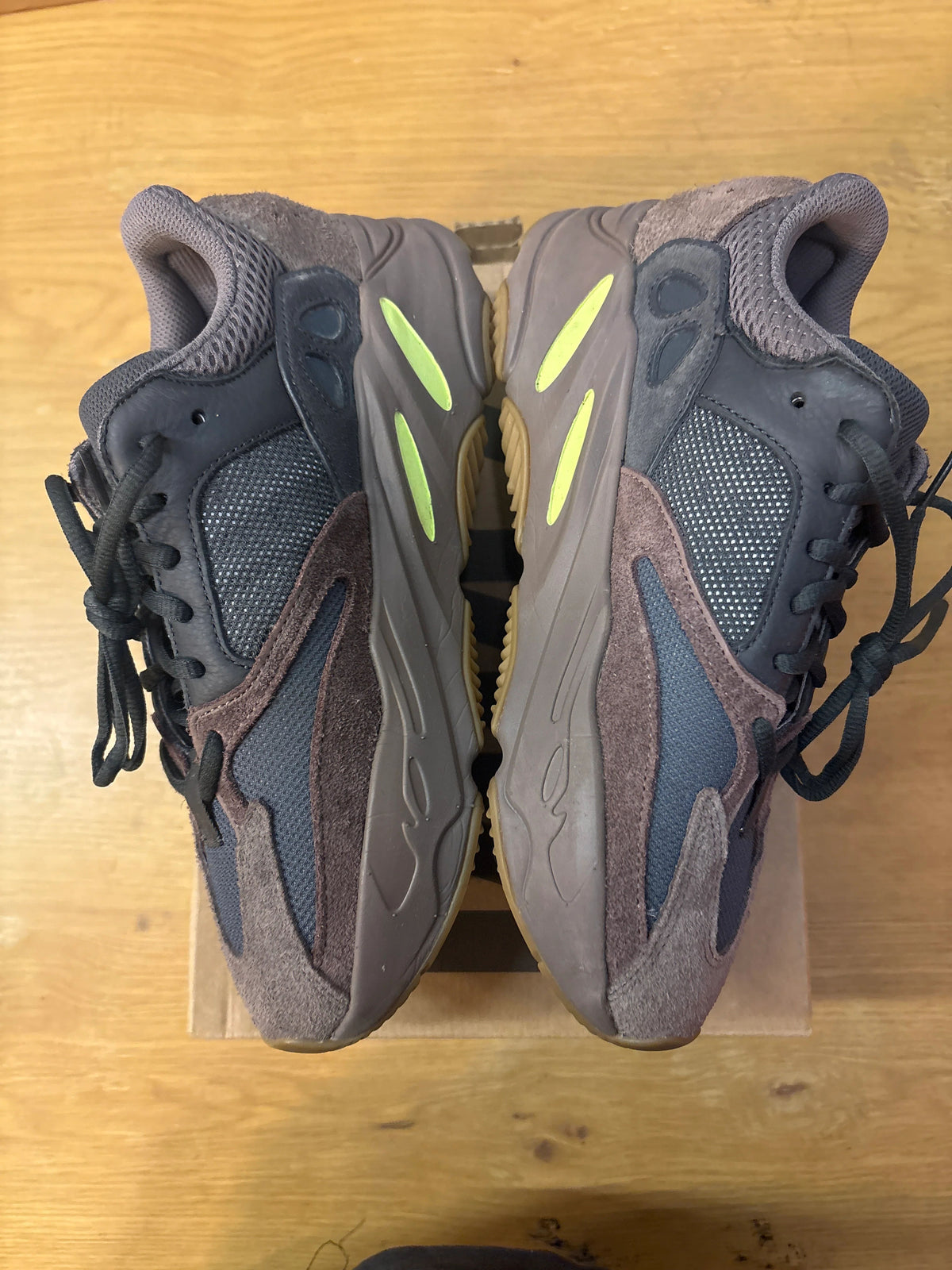 adidas Yeezy Boost 700 Mauve - Pre-Owned