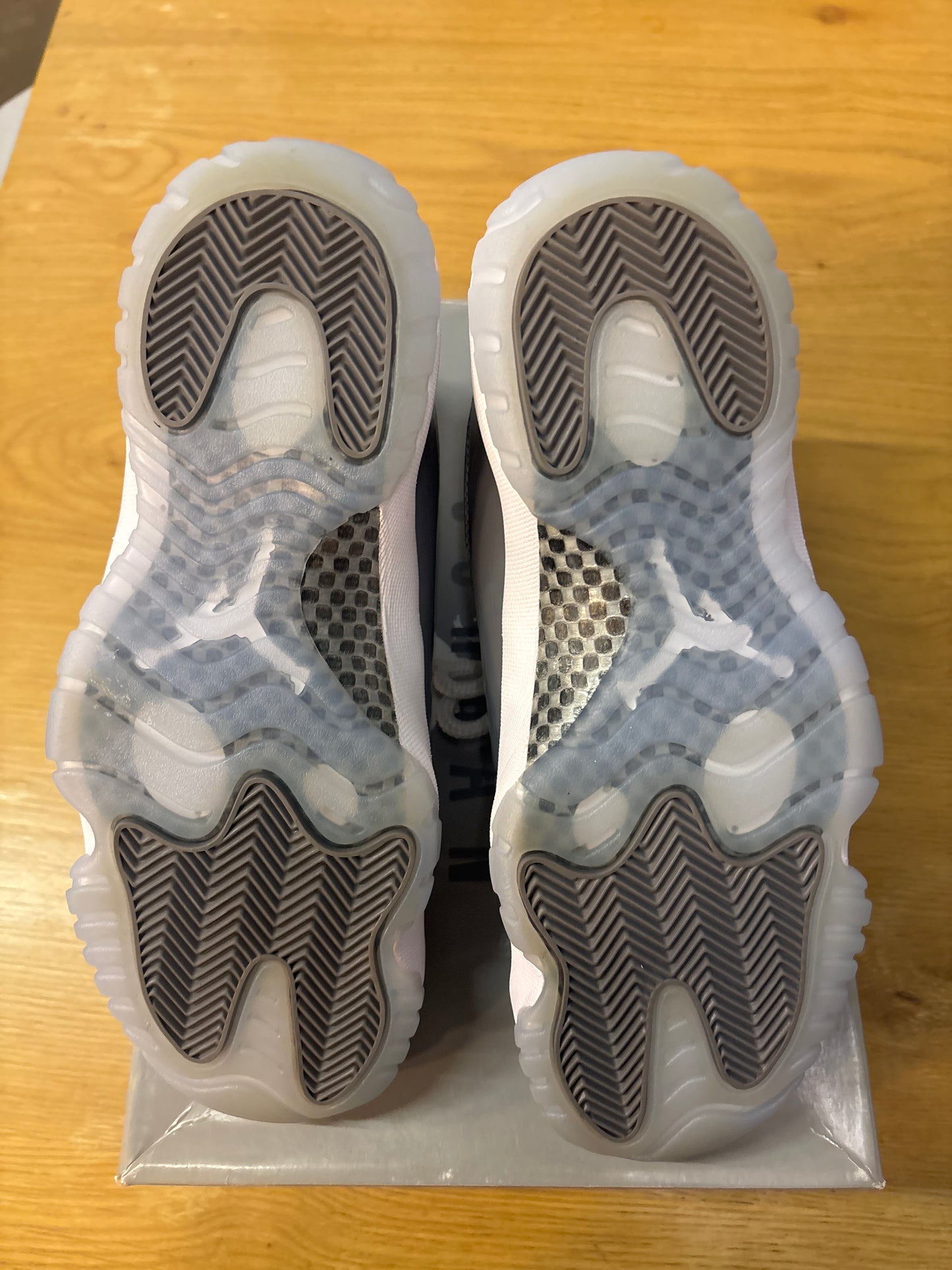 JORDAN 11 COOL GREY 2021 Used Sz 8.5 (1)