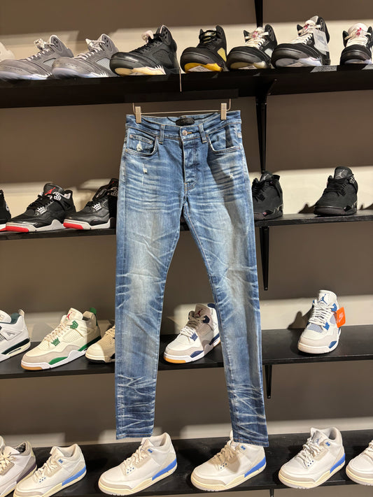 AMIRI LIGHT WASH SKINNY JEANS SZ 30 (1)