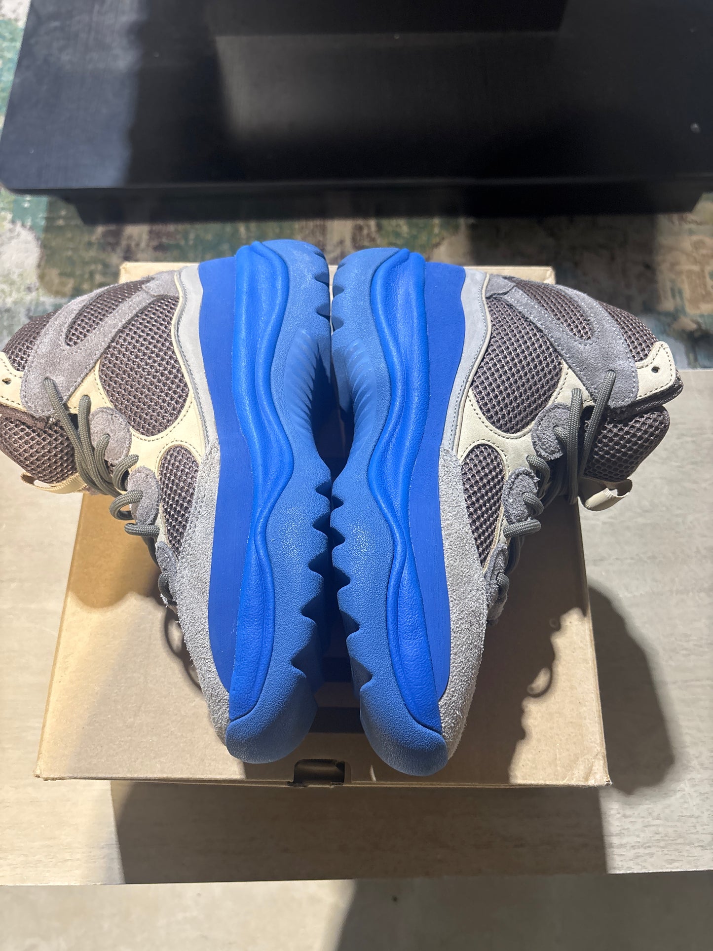 yeezy boot taupe blue used sz 8.5