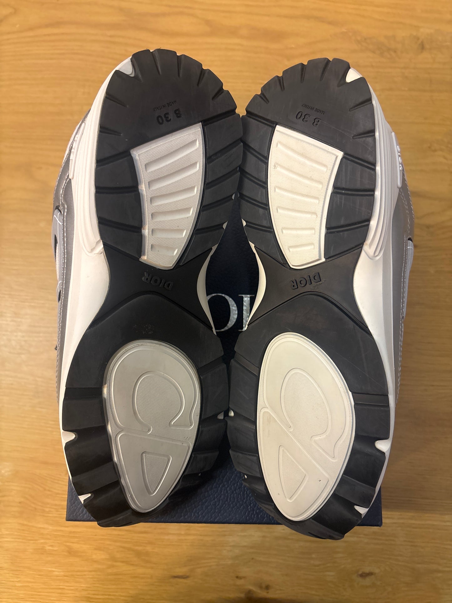 Dior B30 White Silver used sz 14