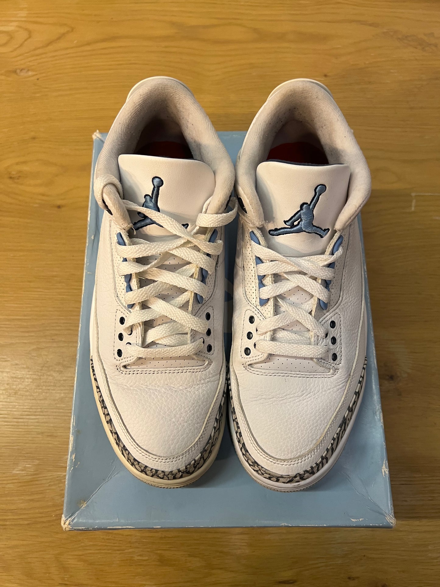Air Jordan 3 Retro UNC used sz 9