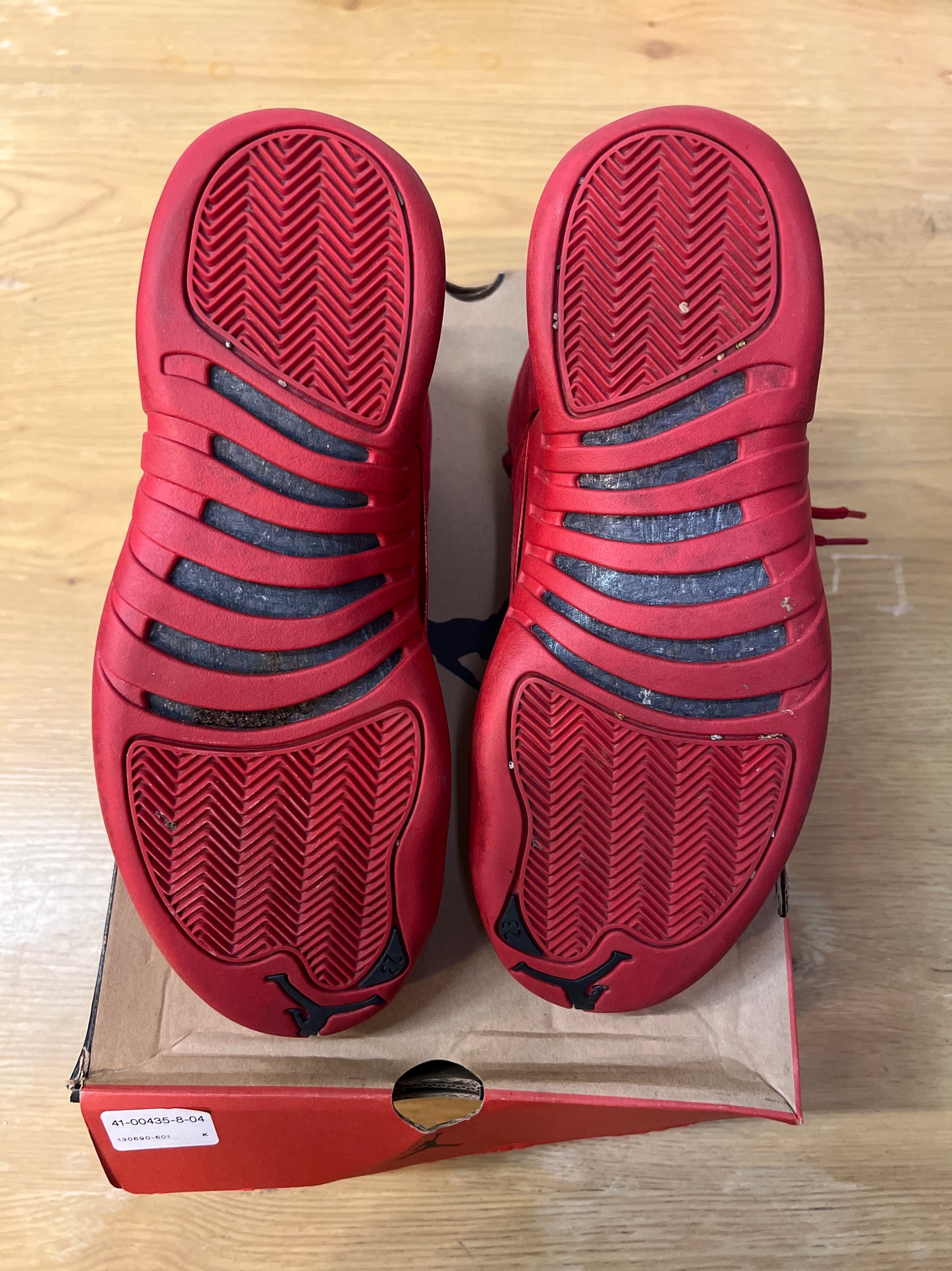 Jordan 12 gym red used Sz 9