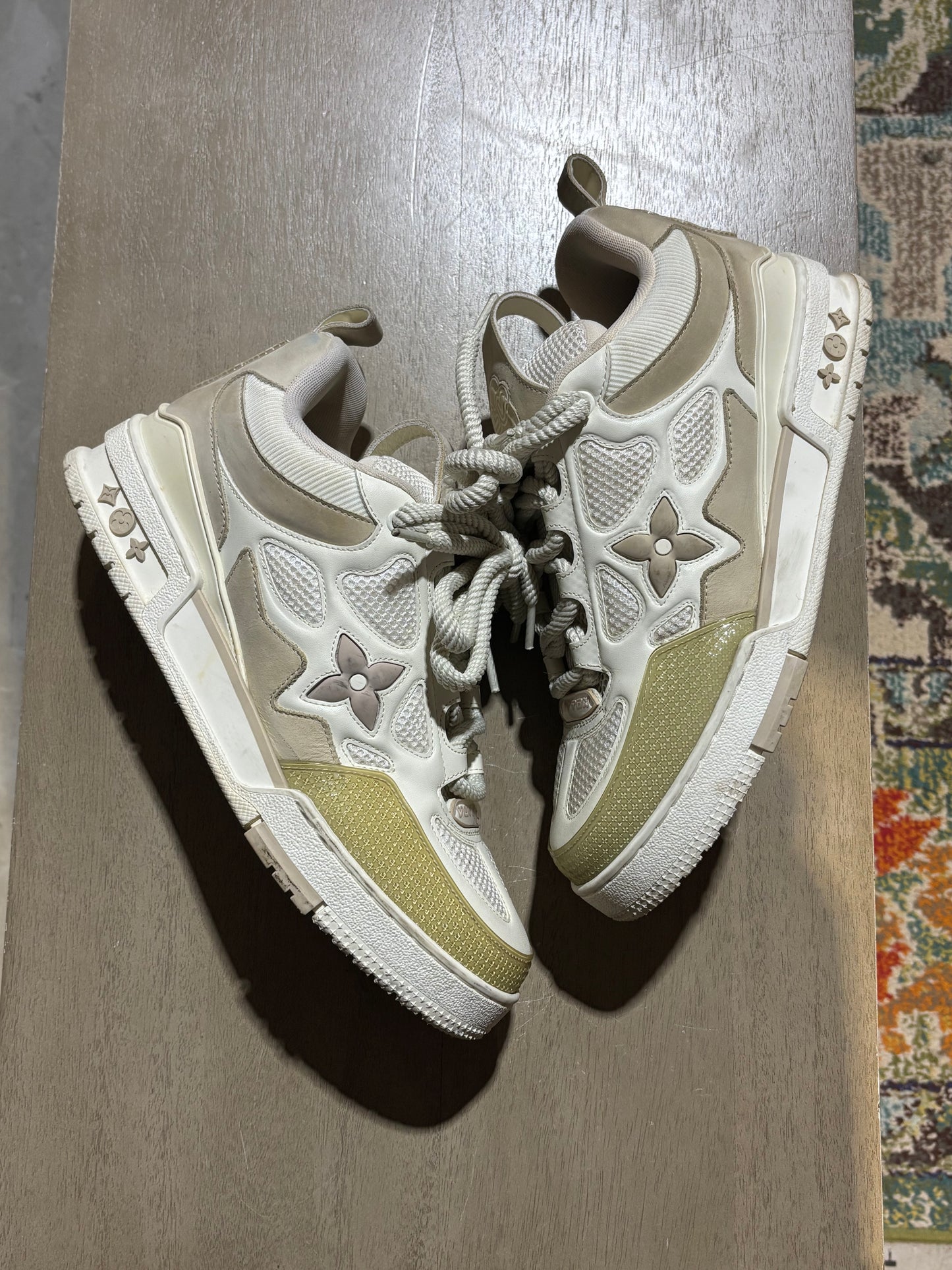 White/Beige LV Skate Used SZ 7 NB