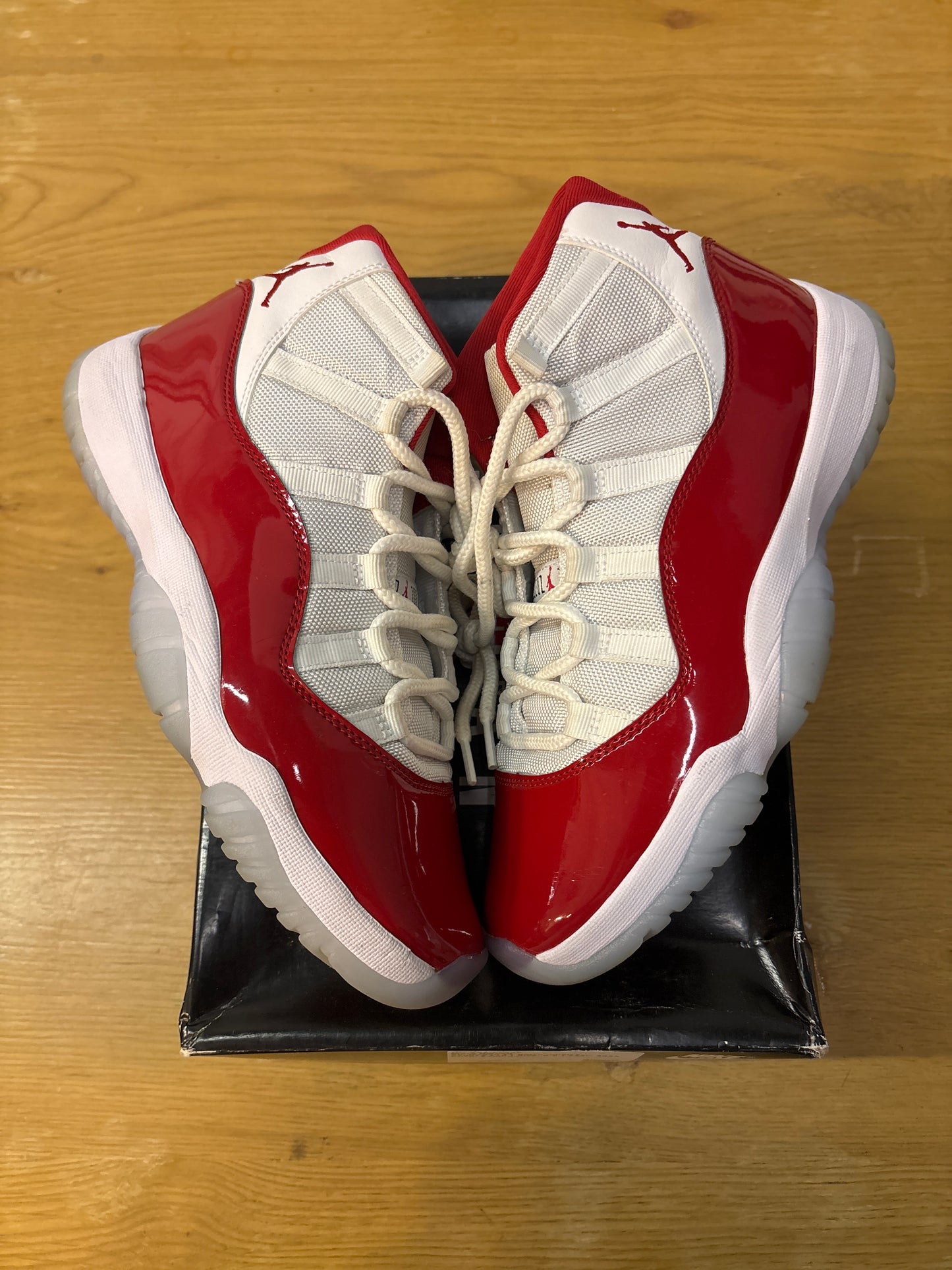 JORDAN 11 CHERRY Used Sz 8.5