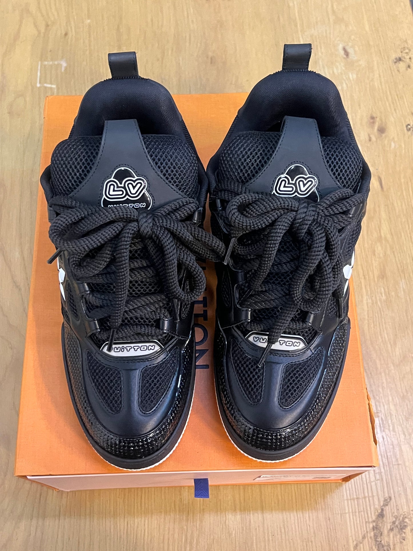 Louis Vuitton Skate Black/White Used Sz 8