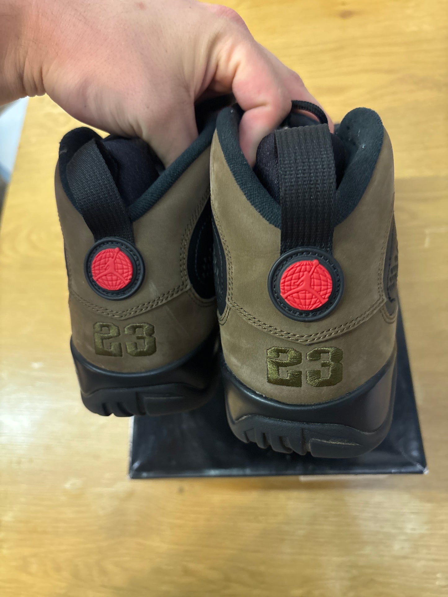 JORDAN 9 OLIVE 2024 Used Sz 9.5