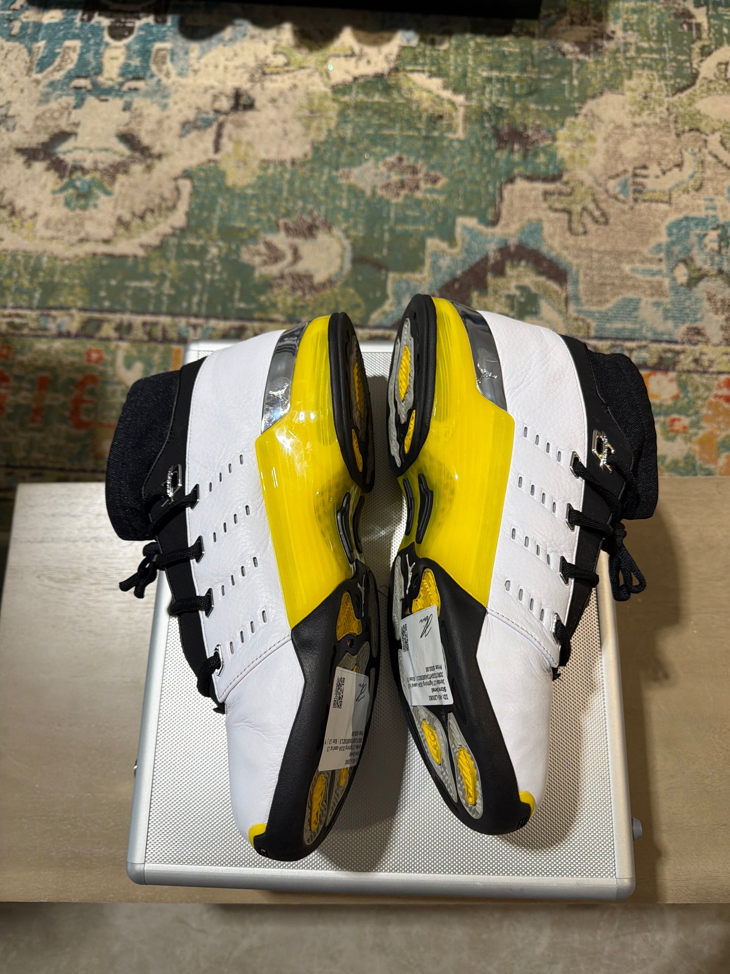 Jordan 17 lightning 2024 used sz 13