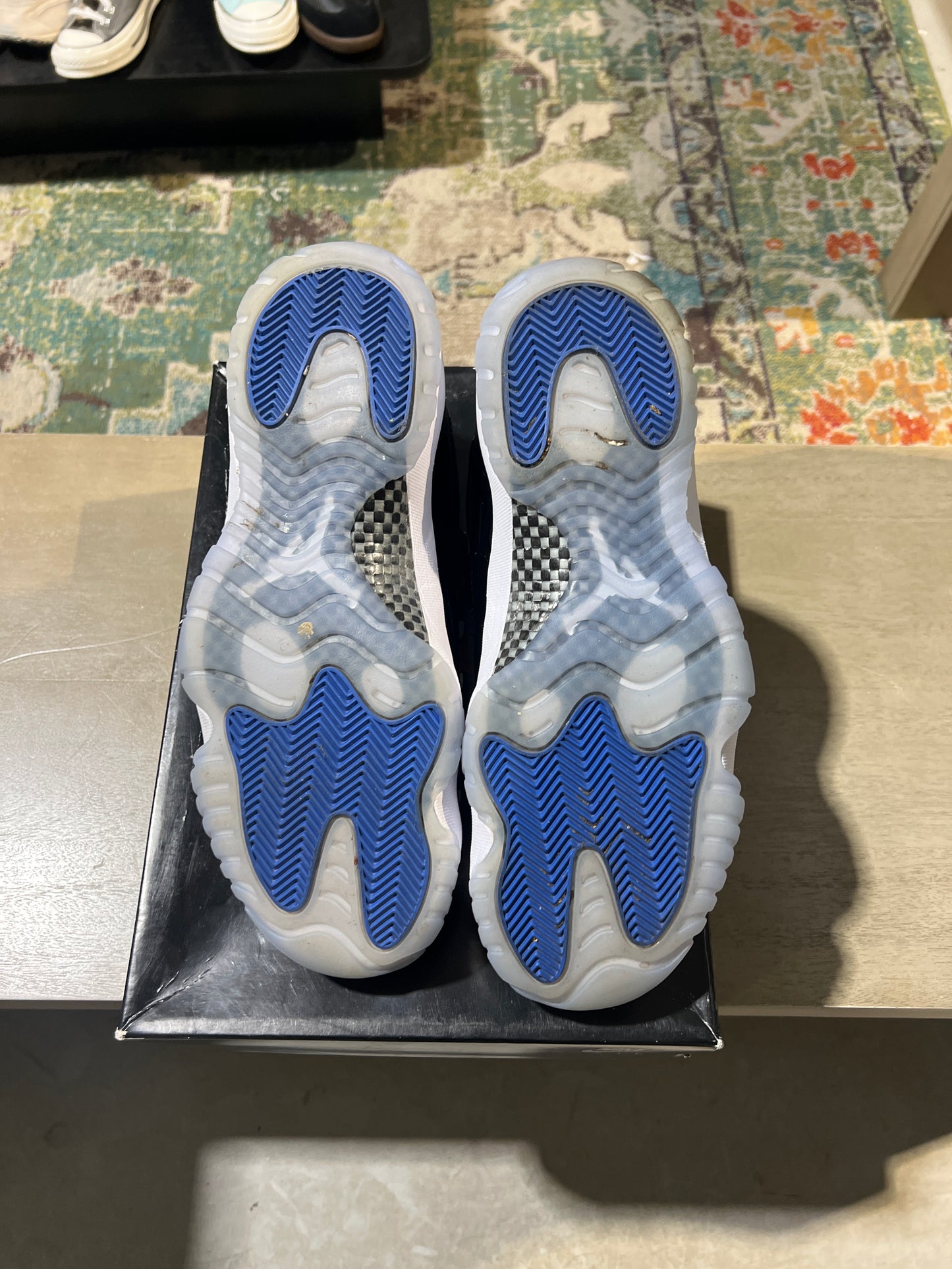 Jordan 11 space jam low used sz 11
