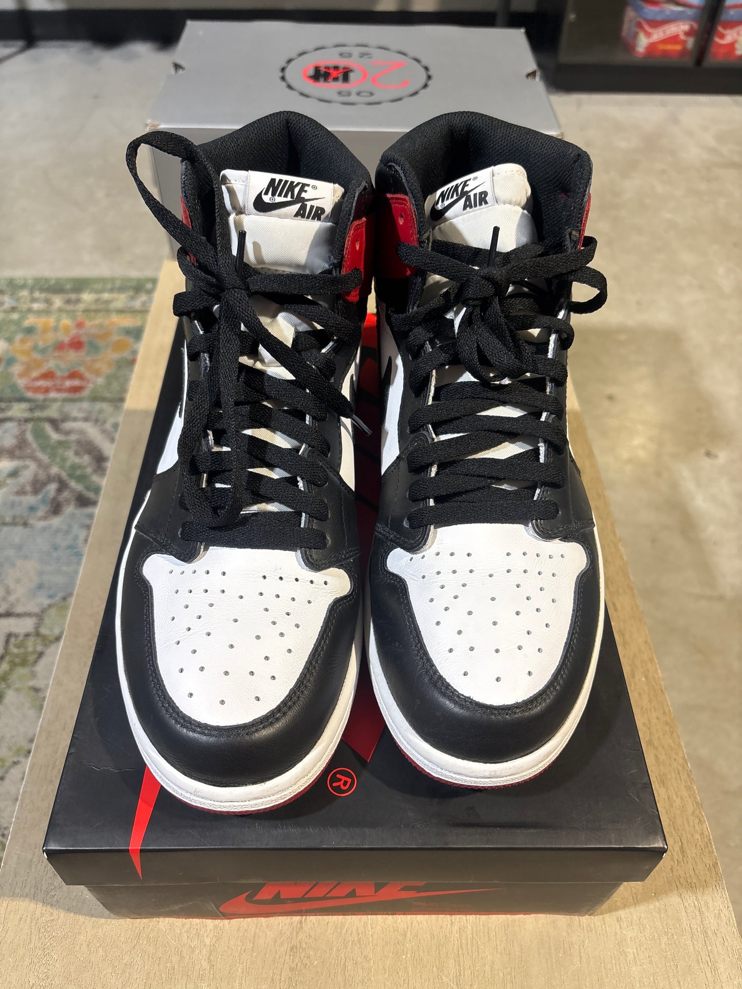 Jordan 1 black toe used sz 11.5