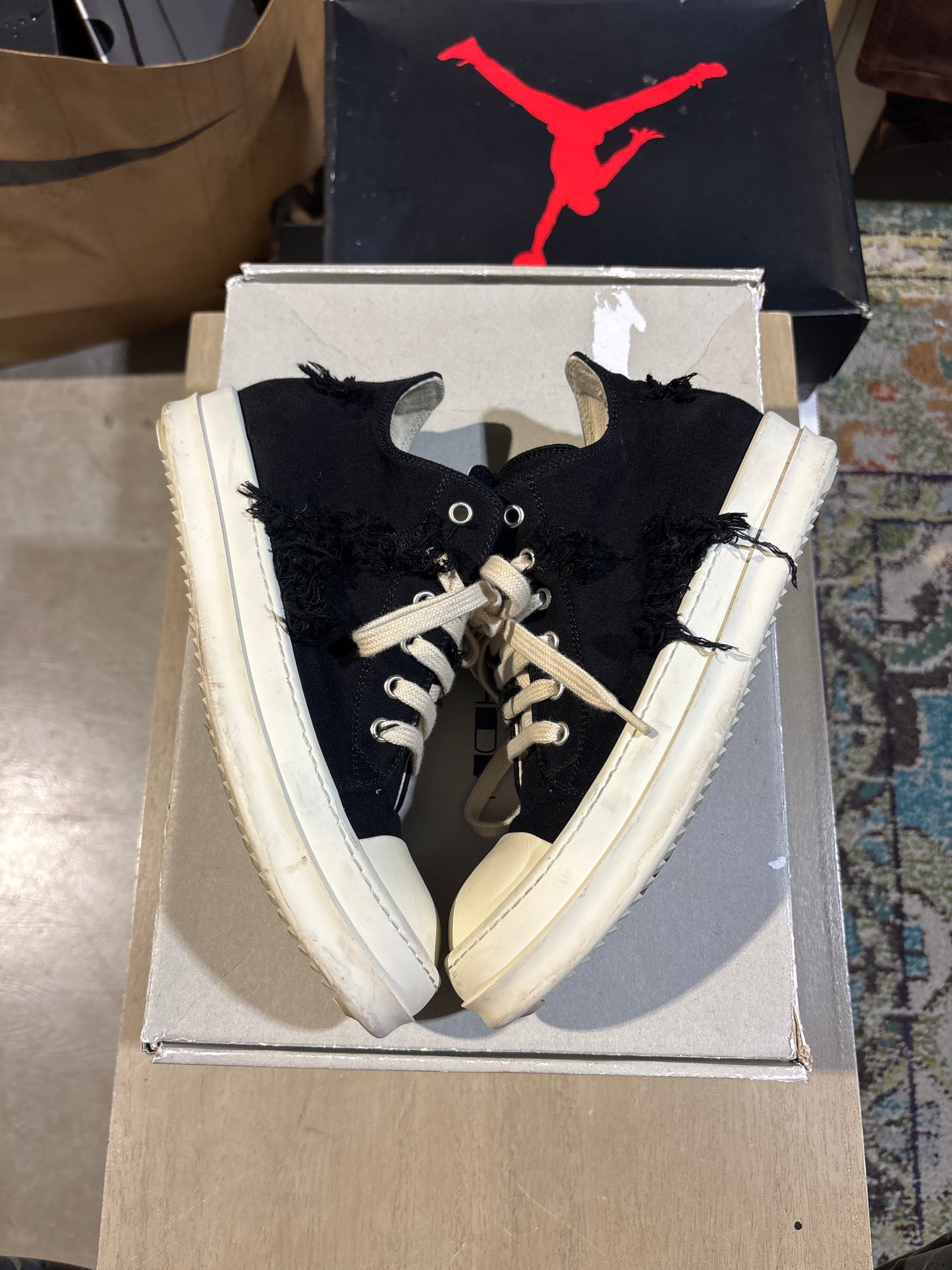 Rick Ramones Black Distressed Used Sz 5.5