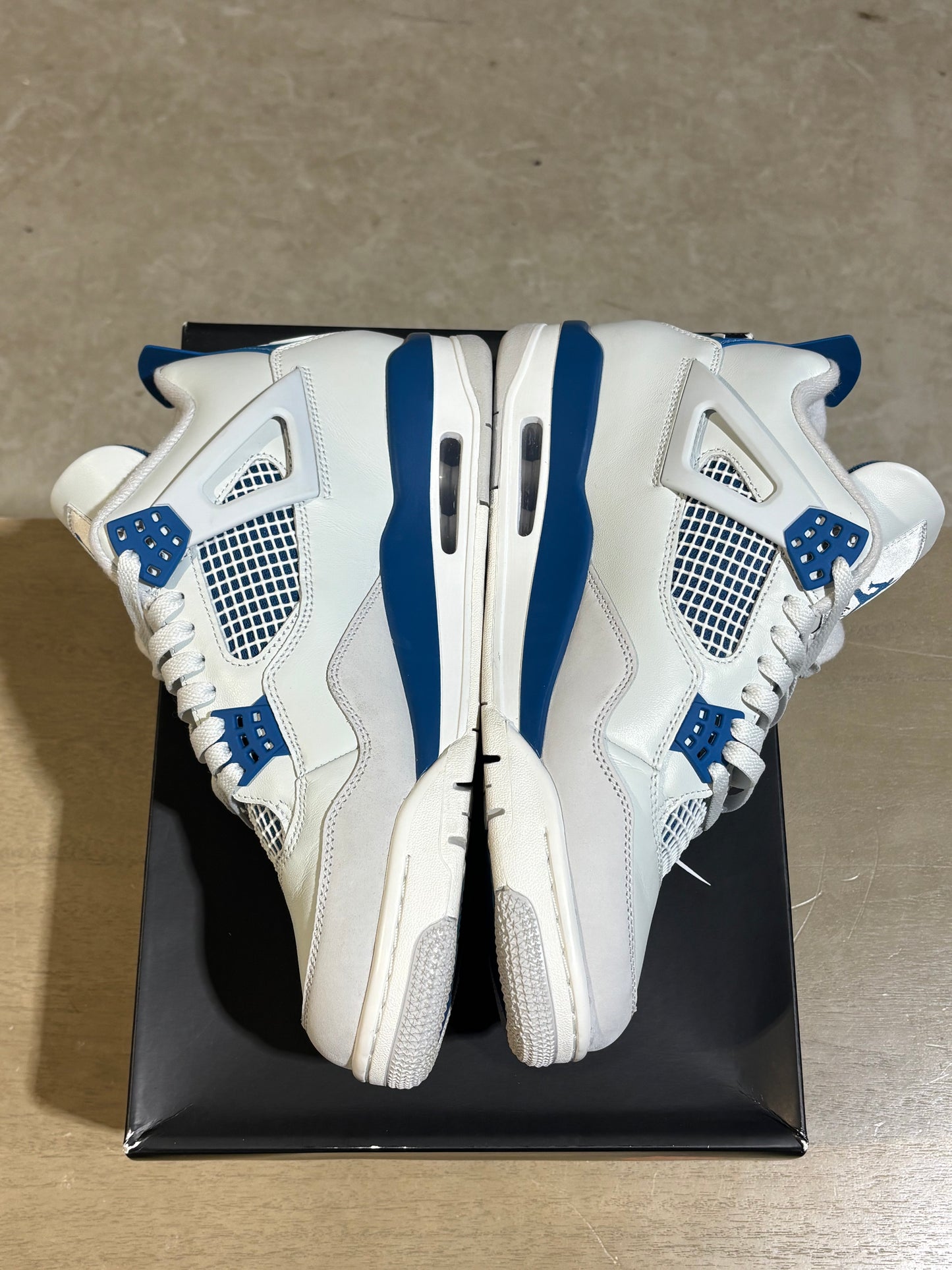 Jordan 4 Military blue used sz 10.5